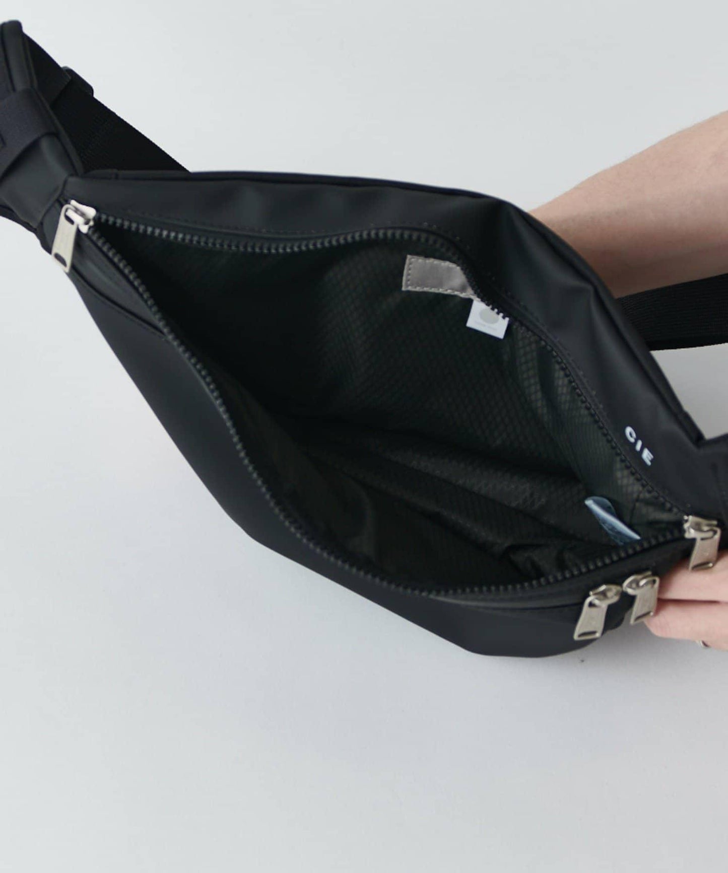 CIE VARIOUS SLINGBAG-M 斜挎包