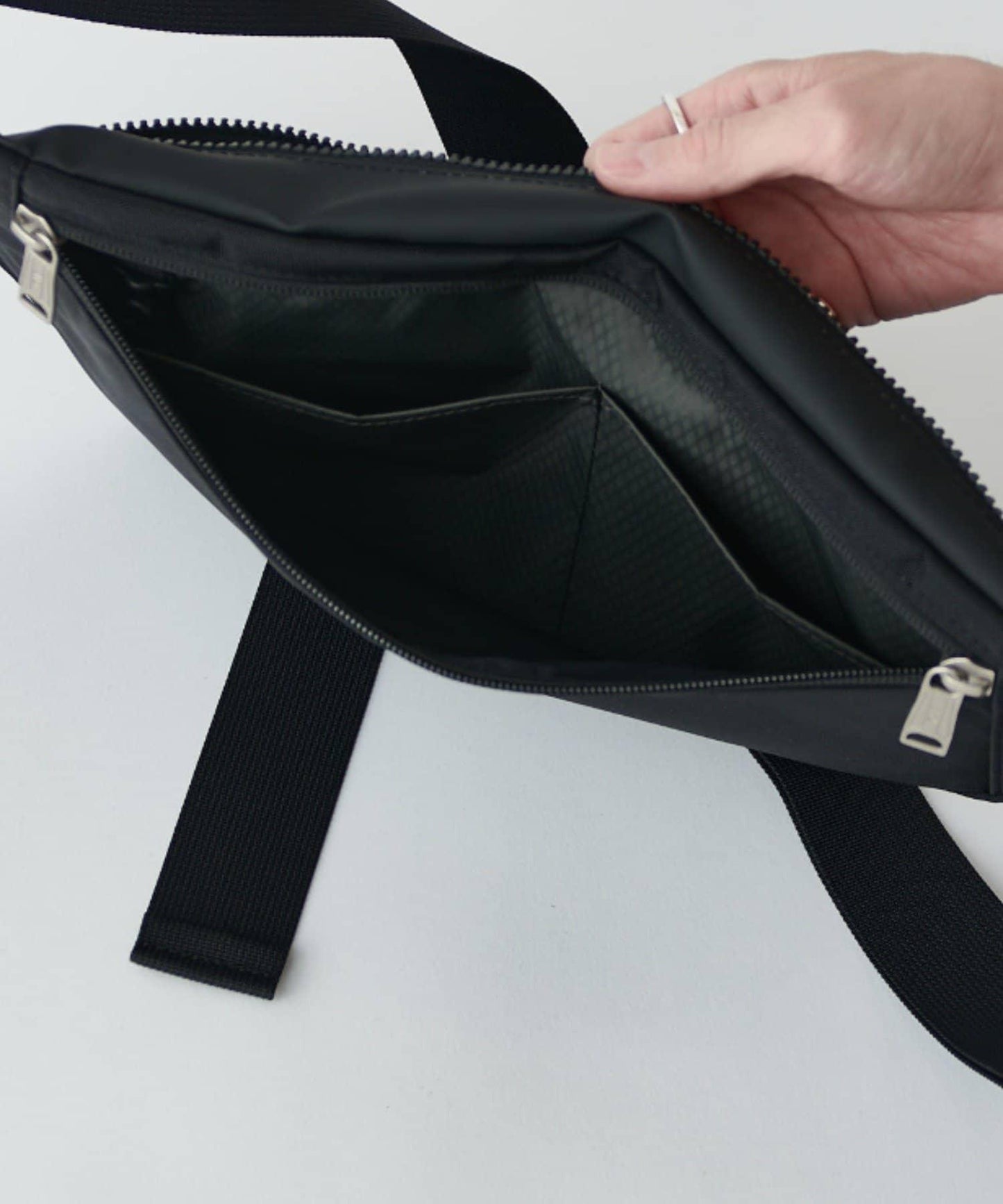 CIE VARIOUS SLINGBAG-M 斜挎包