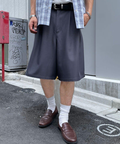 寬鬆西裝短褲
