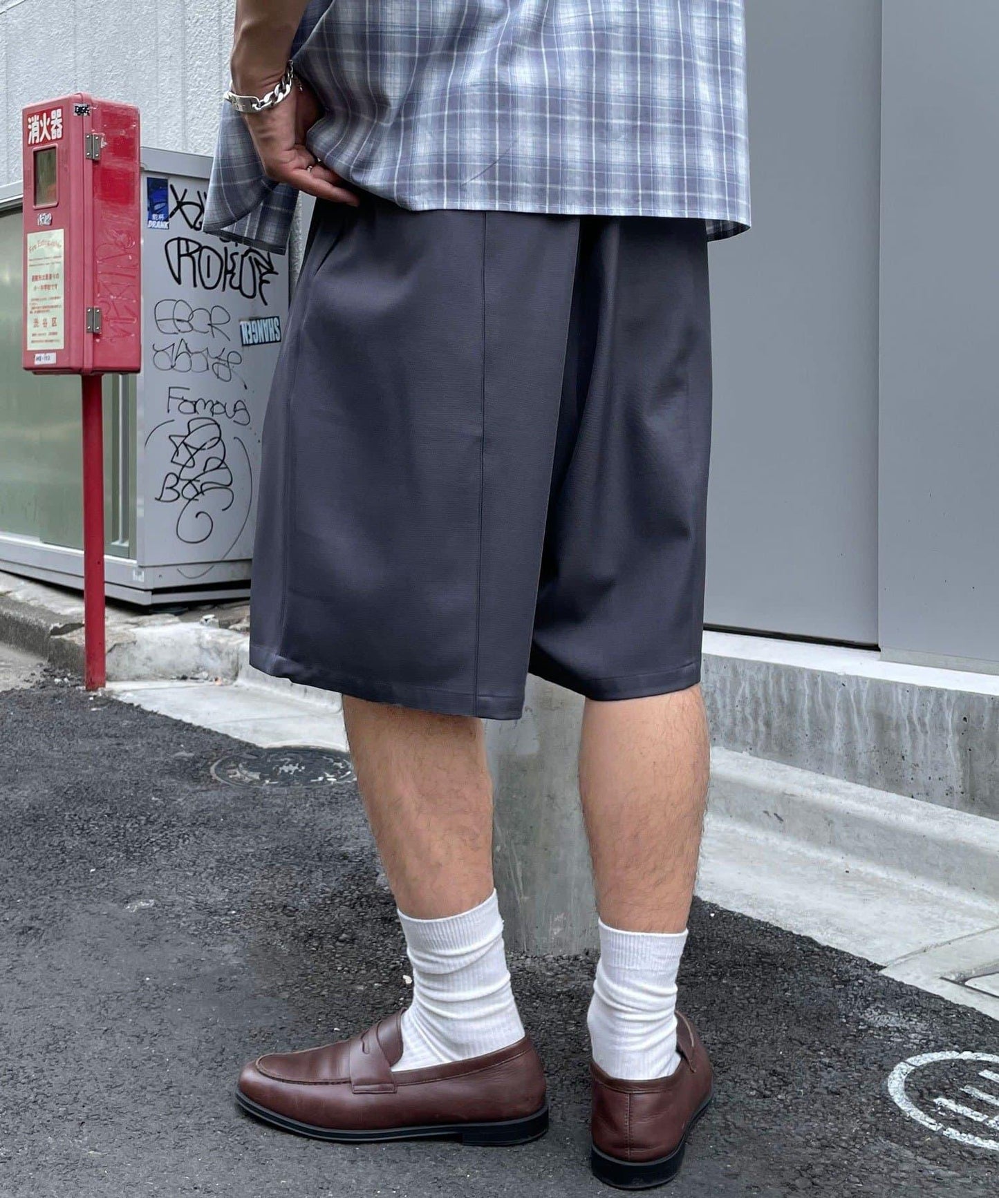 寬鬆西裝短褲
