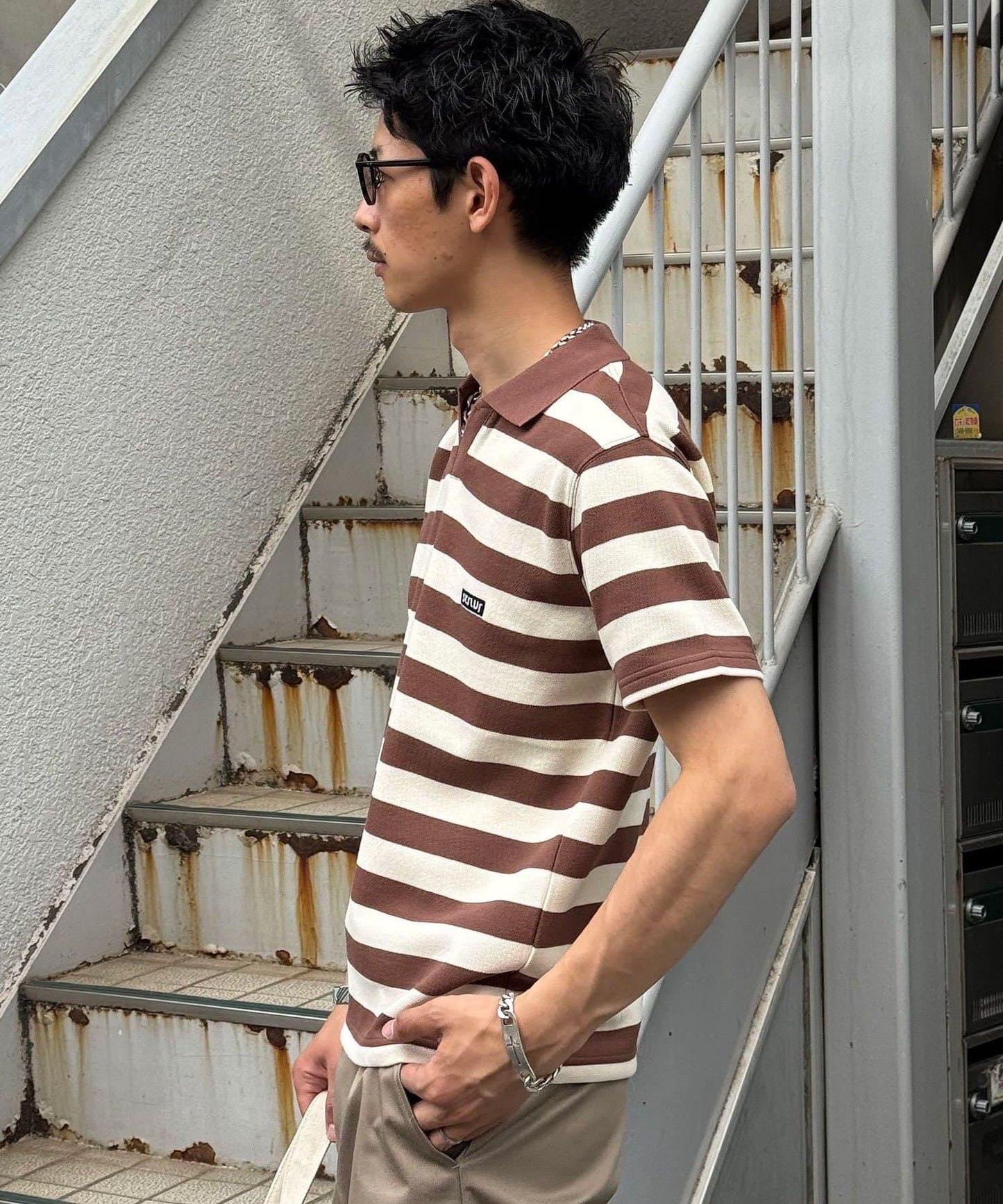 條紋開領POLO衫