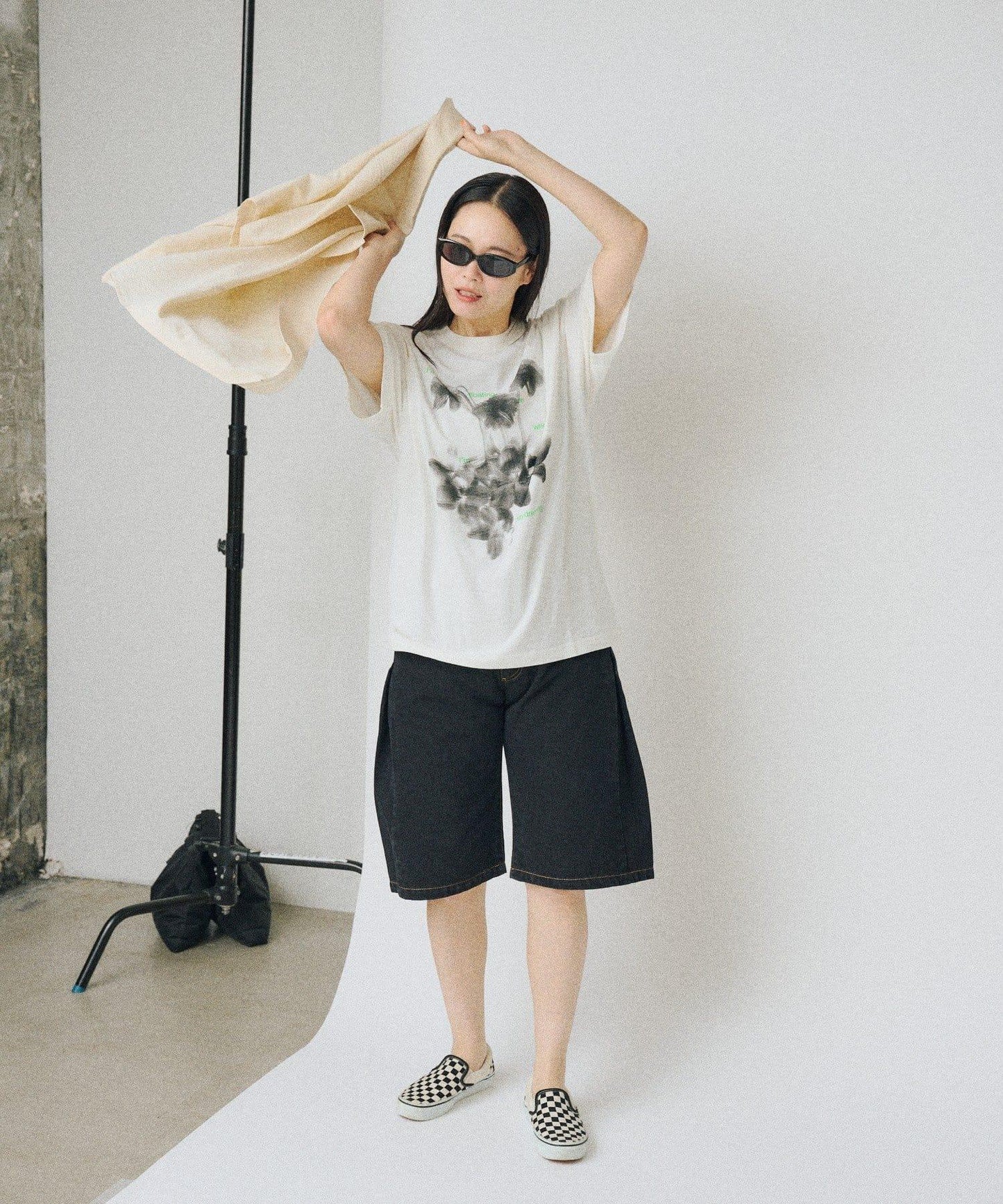 WHIMSIC SIDE TUCK DENIM SHORT PANTS