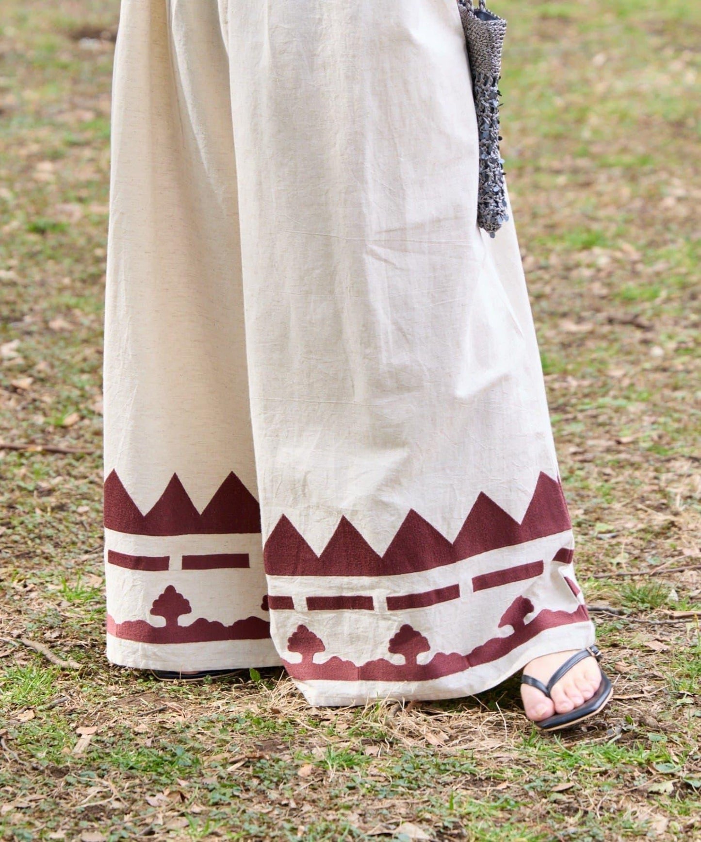 Aguni 綿麻裾刺繡揹帶褲