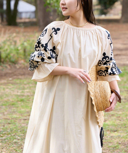 Aguni 2WAY 蓬鬆廓形 刺繡 連衣裙
