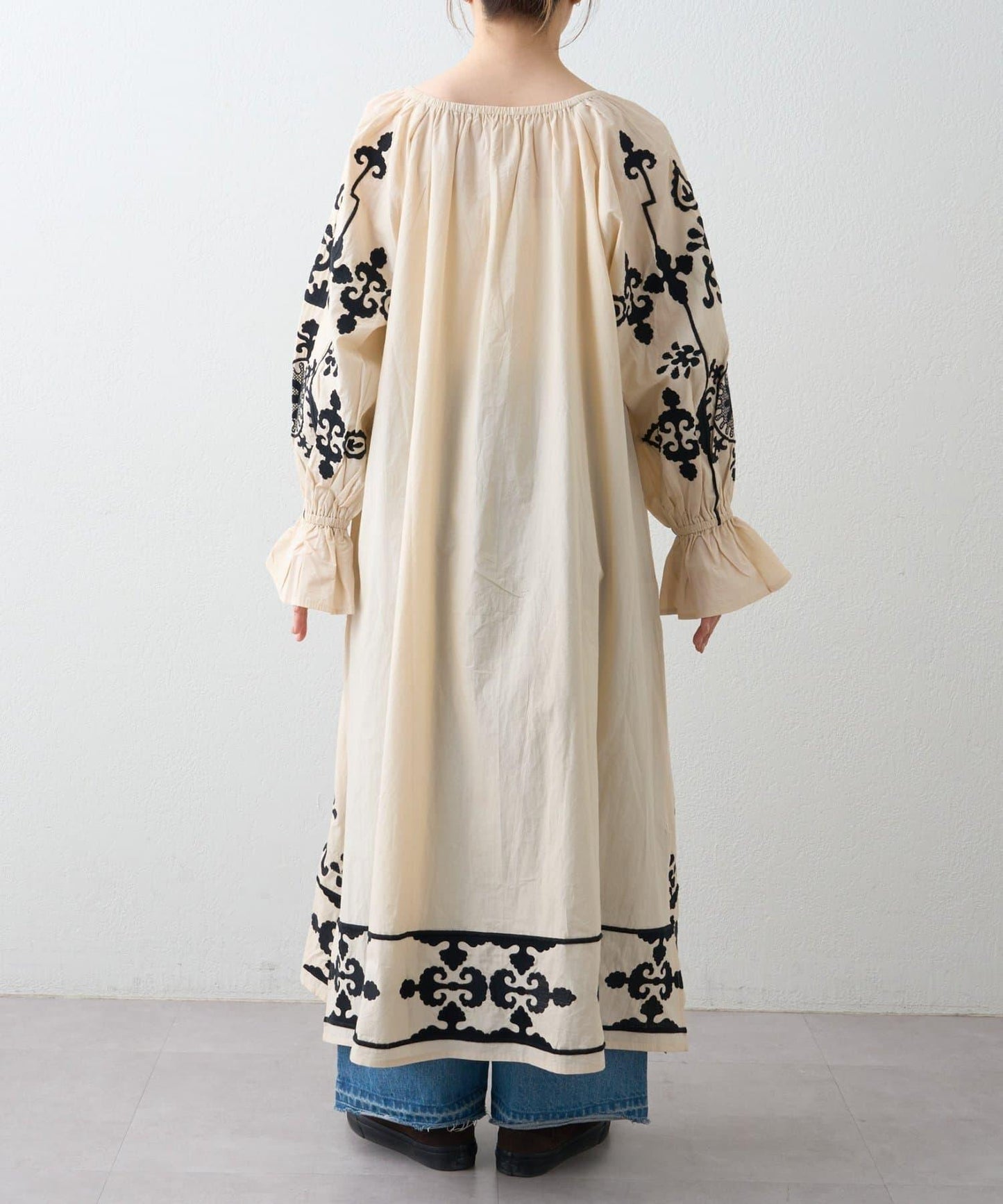 Aguni 2WAY 蓬鬆廓形 刺繡 連衣裙