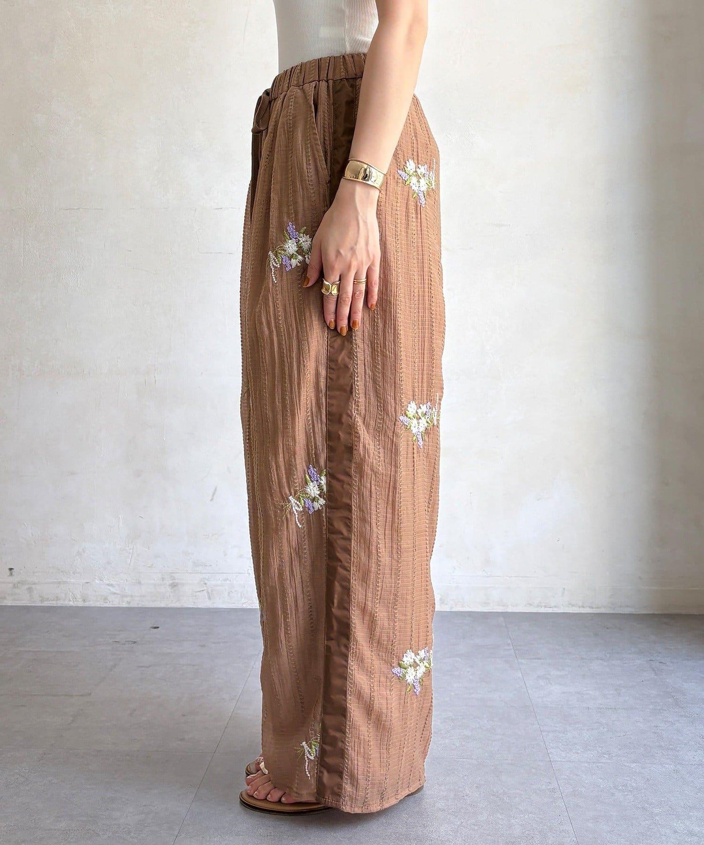 花卉刺繡 休閒褲（網絡）