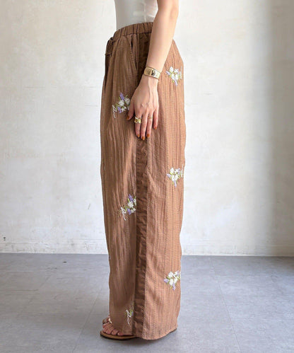 花卉刺繡 休閒褲（網絡）