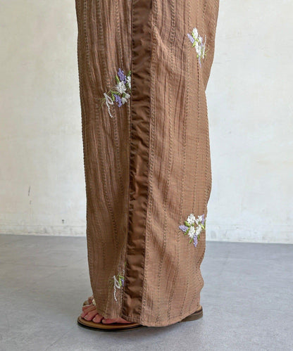 花卉刺繡 休閒褲（網絡）