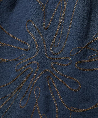 寬鬆版花朵刺繡短袖開領襯衫