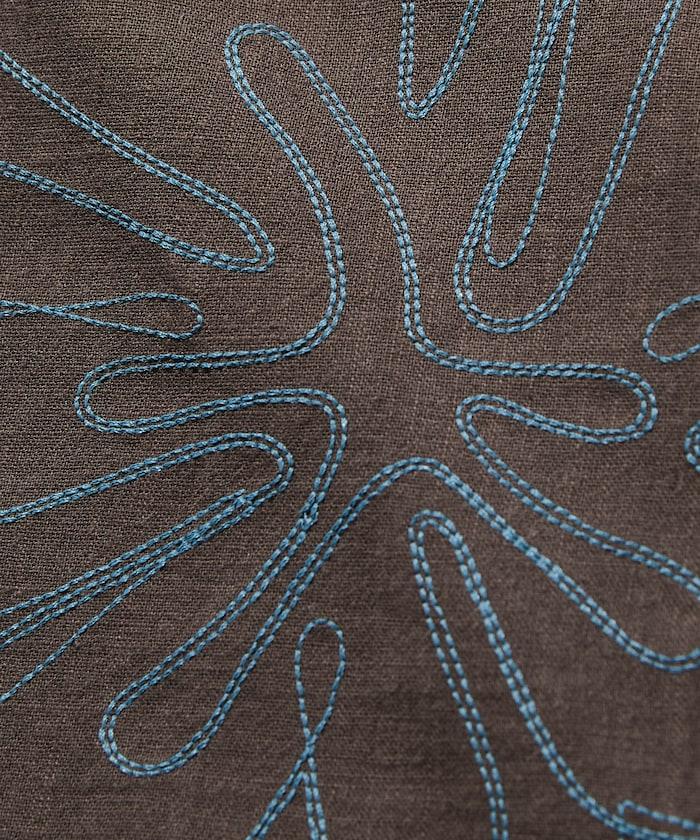 寬鬆版花朵刺繡短袖開領襯衫