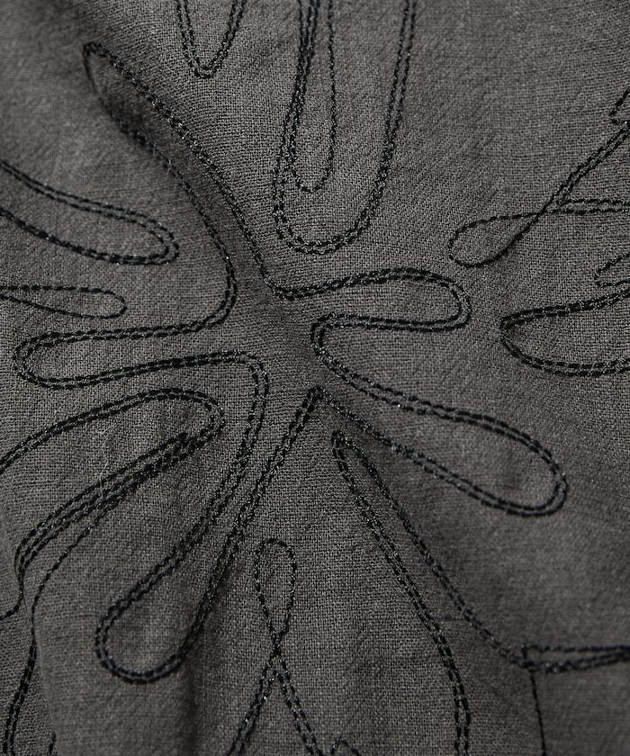 寬鬆版花朵刺繡短袖開領襯衫