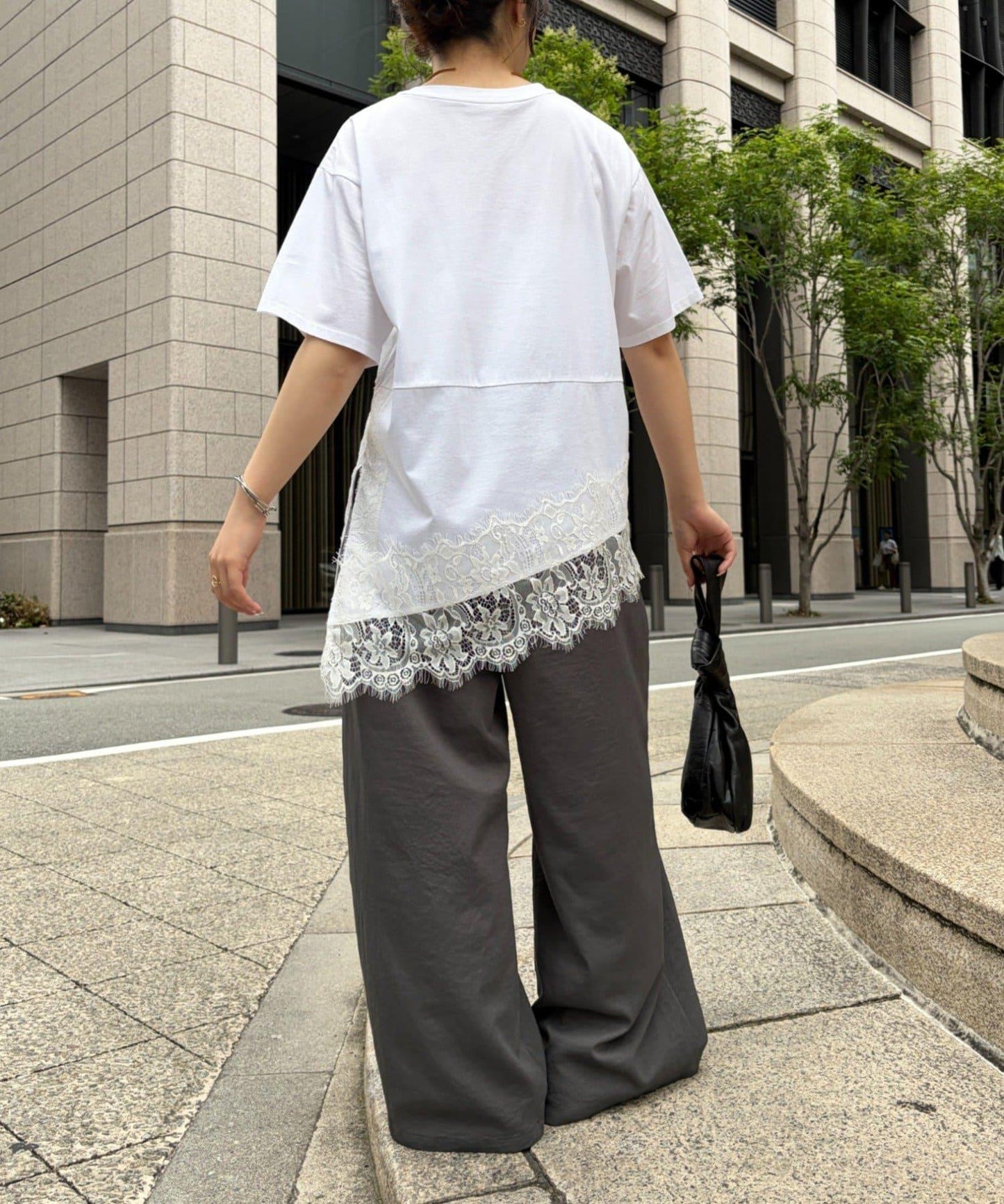 下襬蕾絲拼接 針織上衣