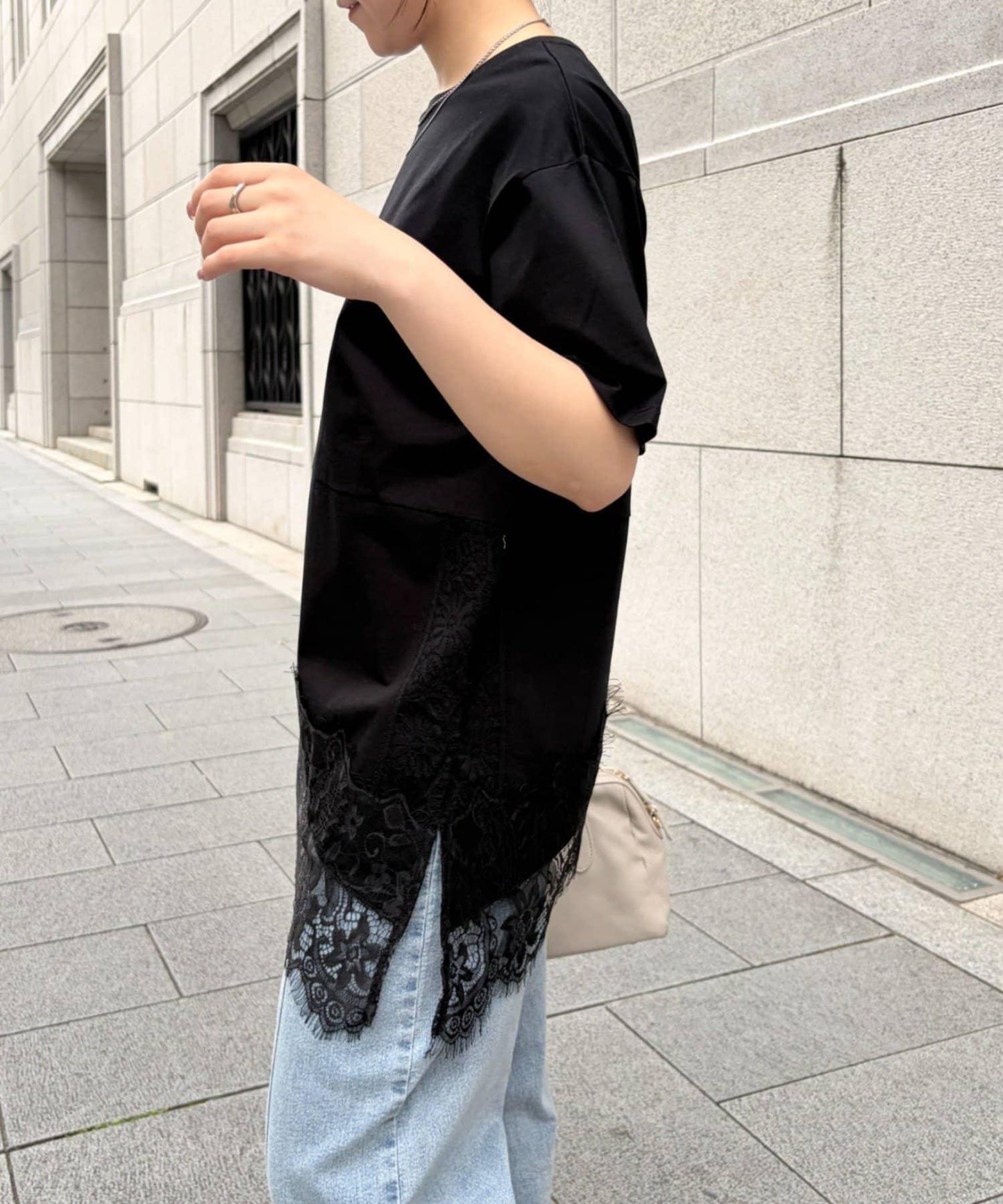下襬蕾絲拼接 針織上衣