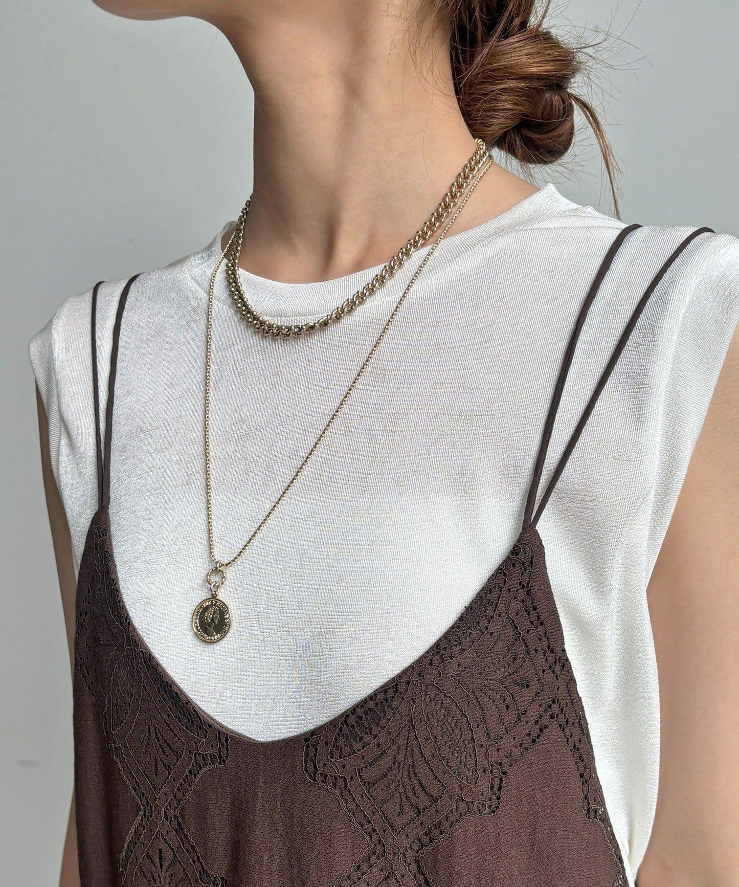 蕾絲吊帶連衣裙