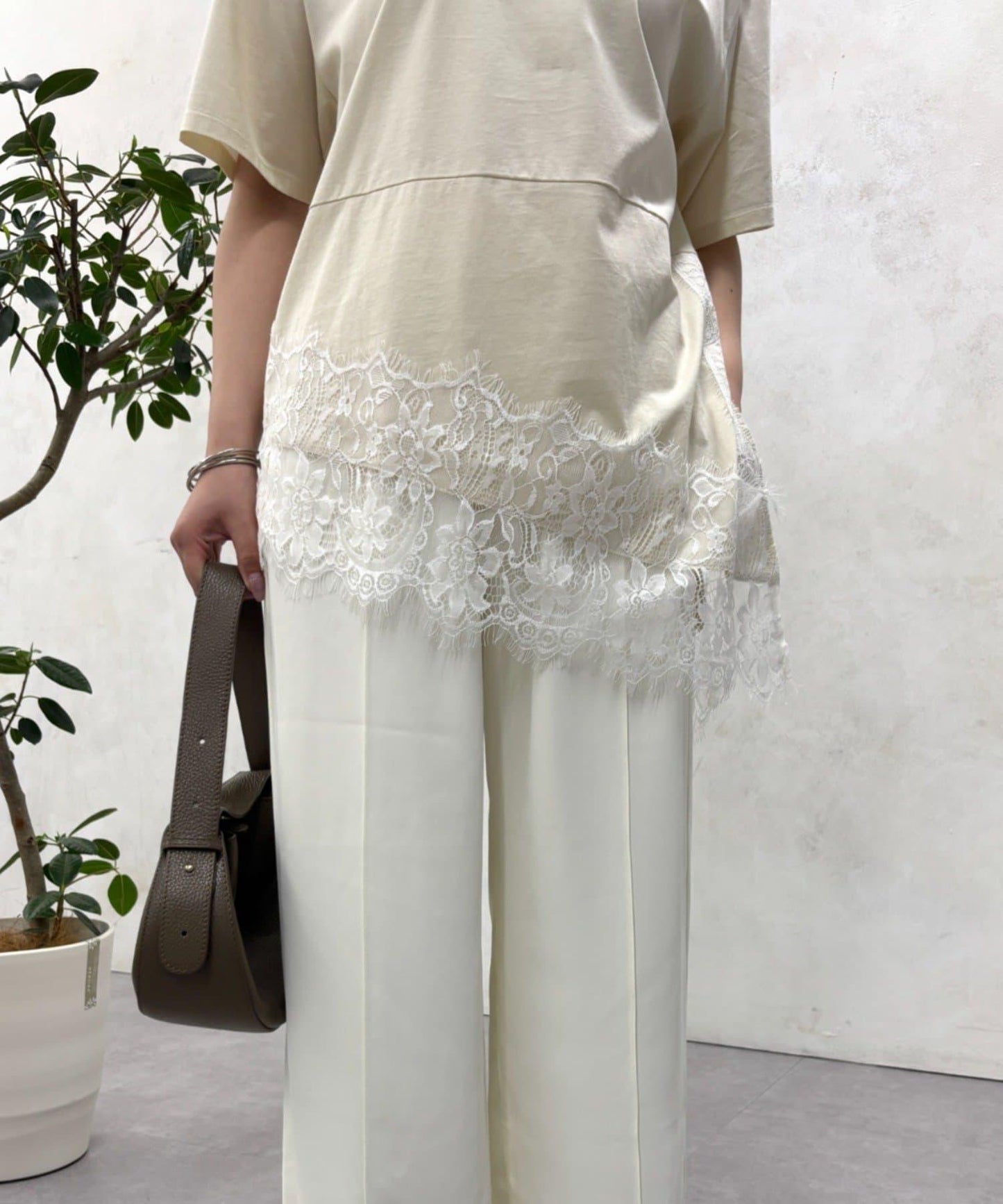 下襬蕾絲拼接 針織上衣