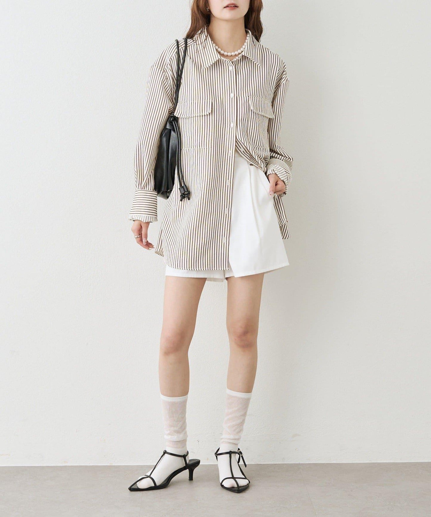 プレート付きタックショートパンツ
