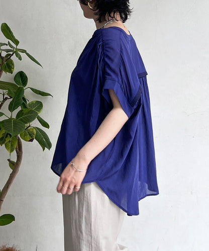 亞麻風透肌 後抽褶 輕薄襯衫