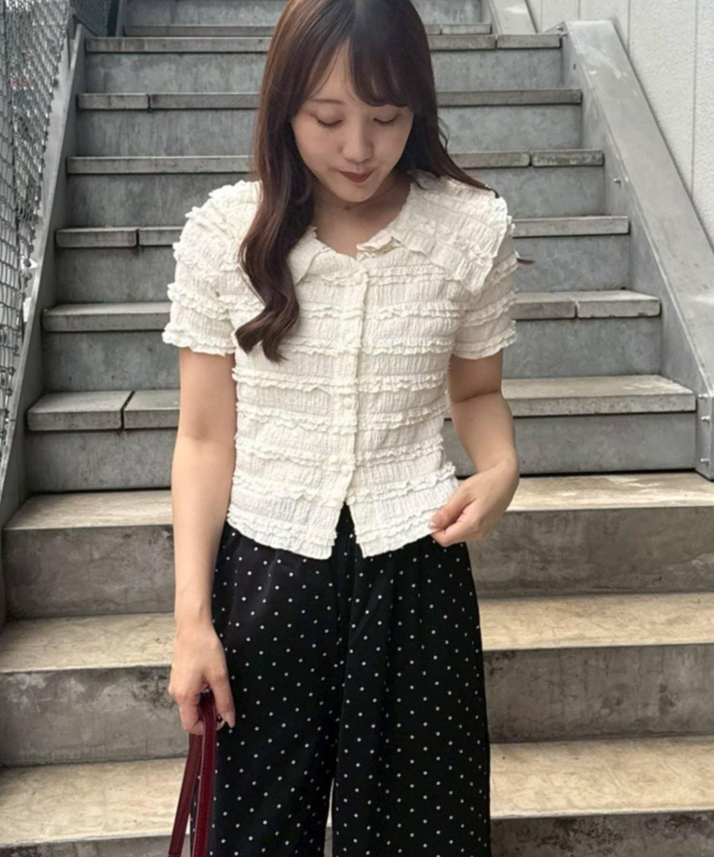 分層蕾絲大領設計 針織開衫
