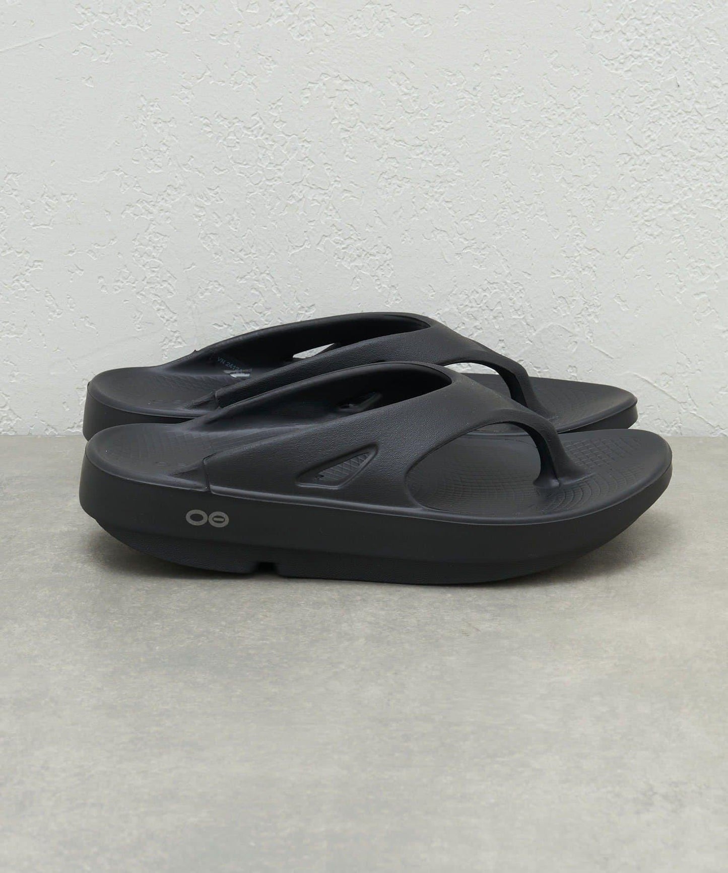 OOFOS ウーフォス OORIGINAL 鞋款