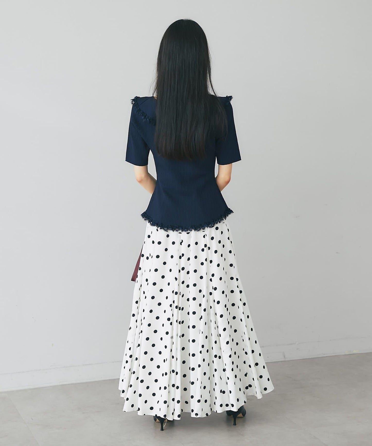 【La boutique BonBon】翻領蕾絲飾邊金釦針織衫