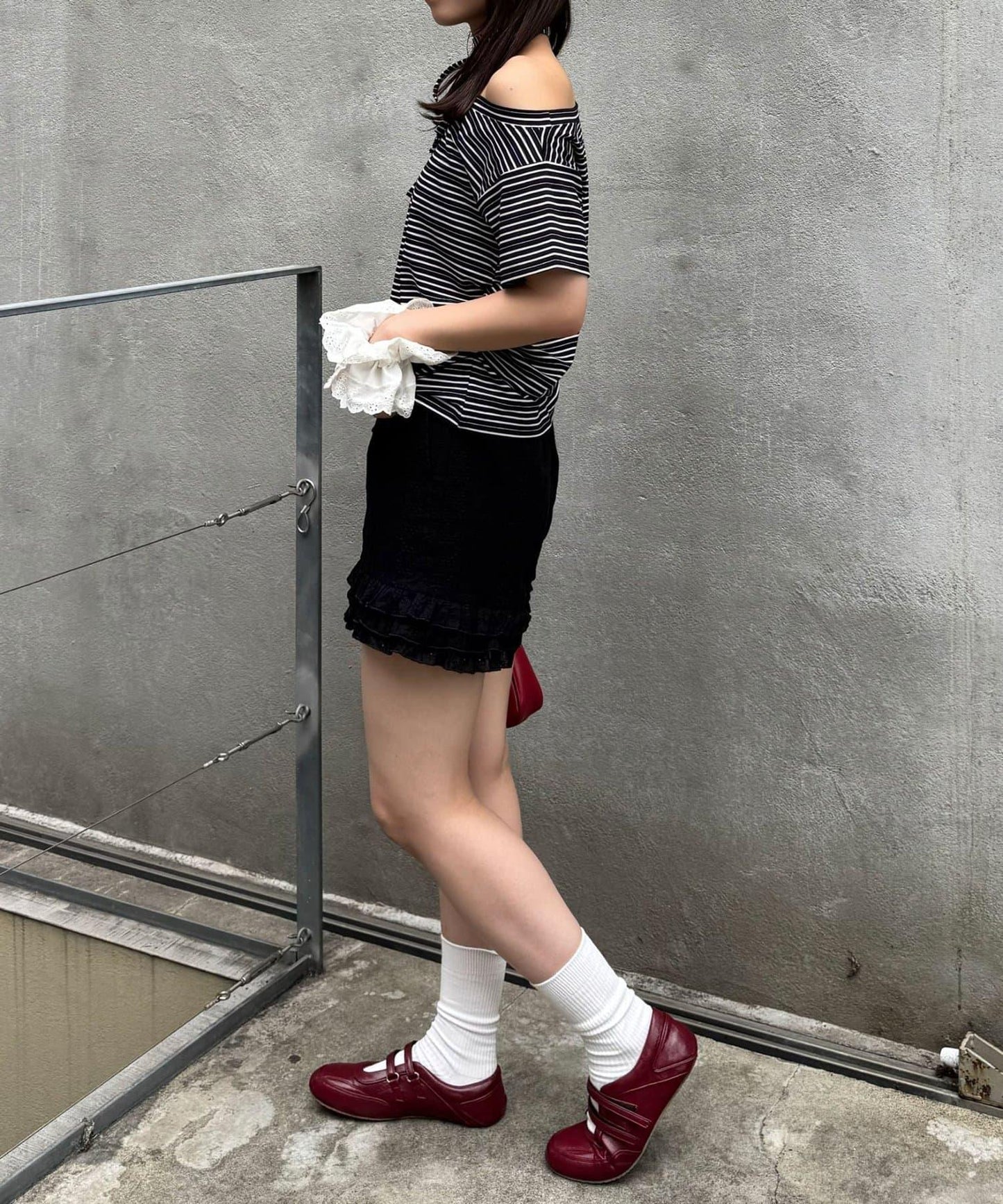 條紋頸環套裝T恤（網絡）