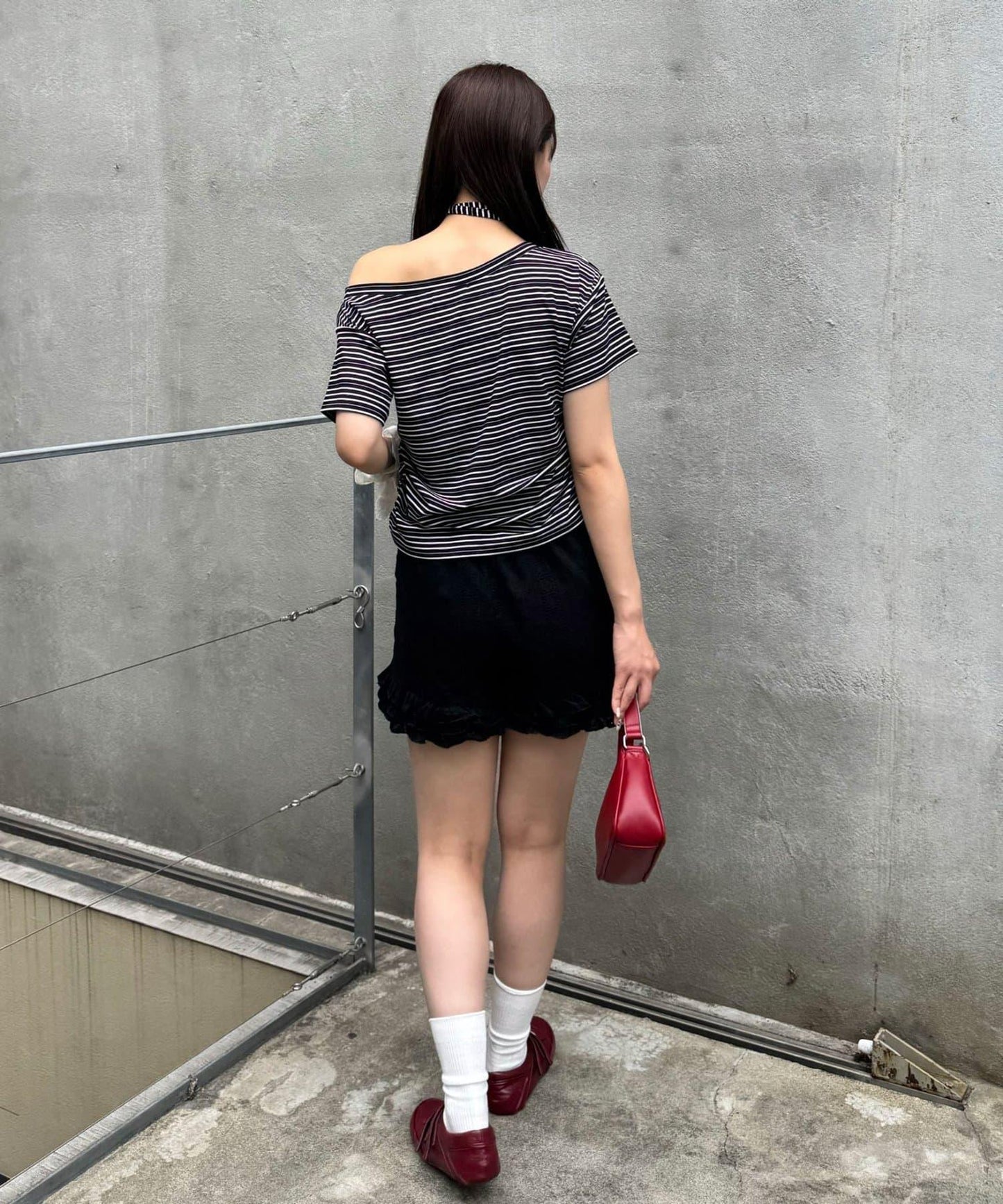 條紋頸環套裝T恤（網絡）