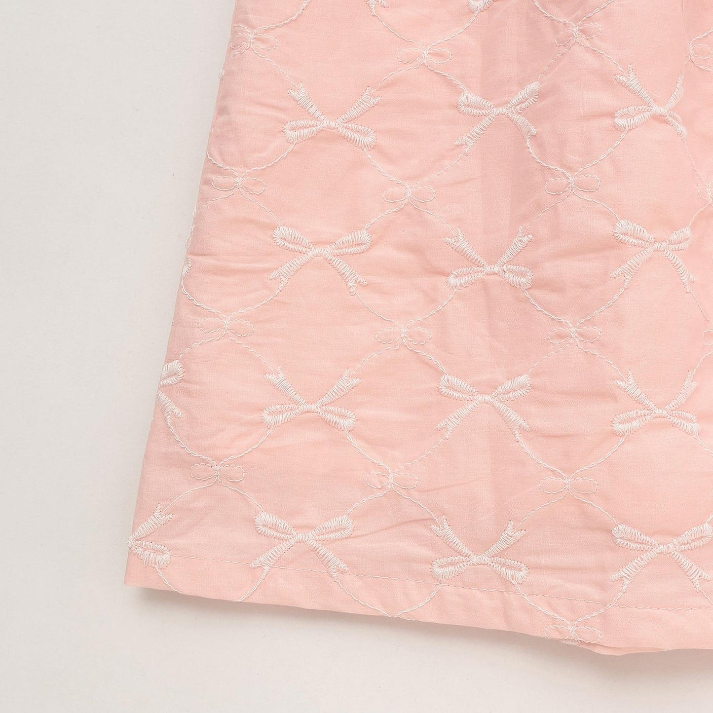 蝴蝶結刺繡拼接上衣