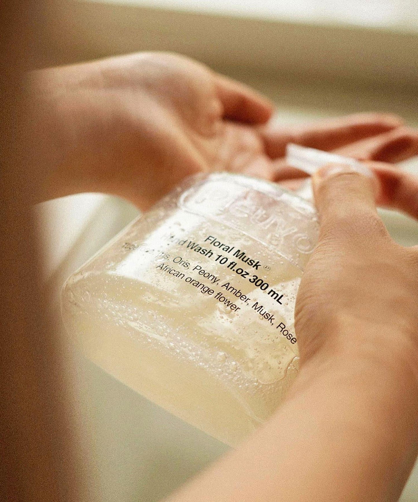 Pleuvoir  Hand Wash