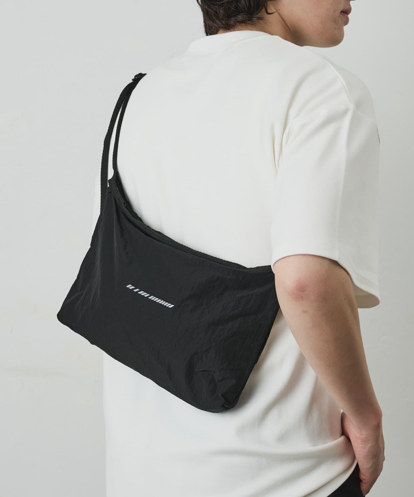 【UNISEX】撥水ポケッタブルリフレクターリップショルダー