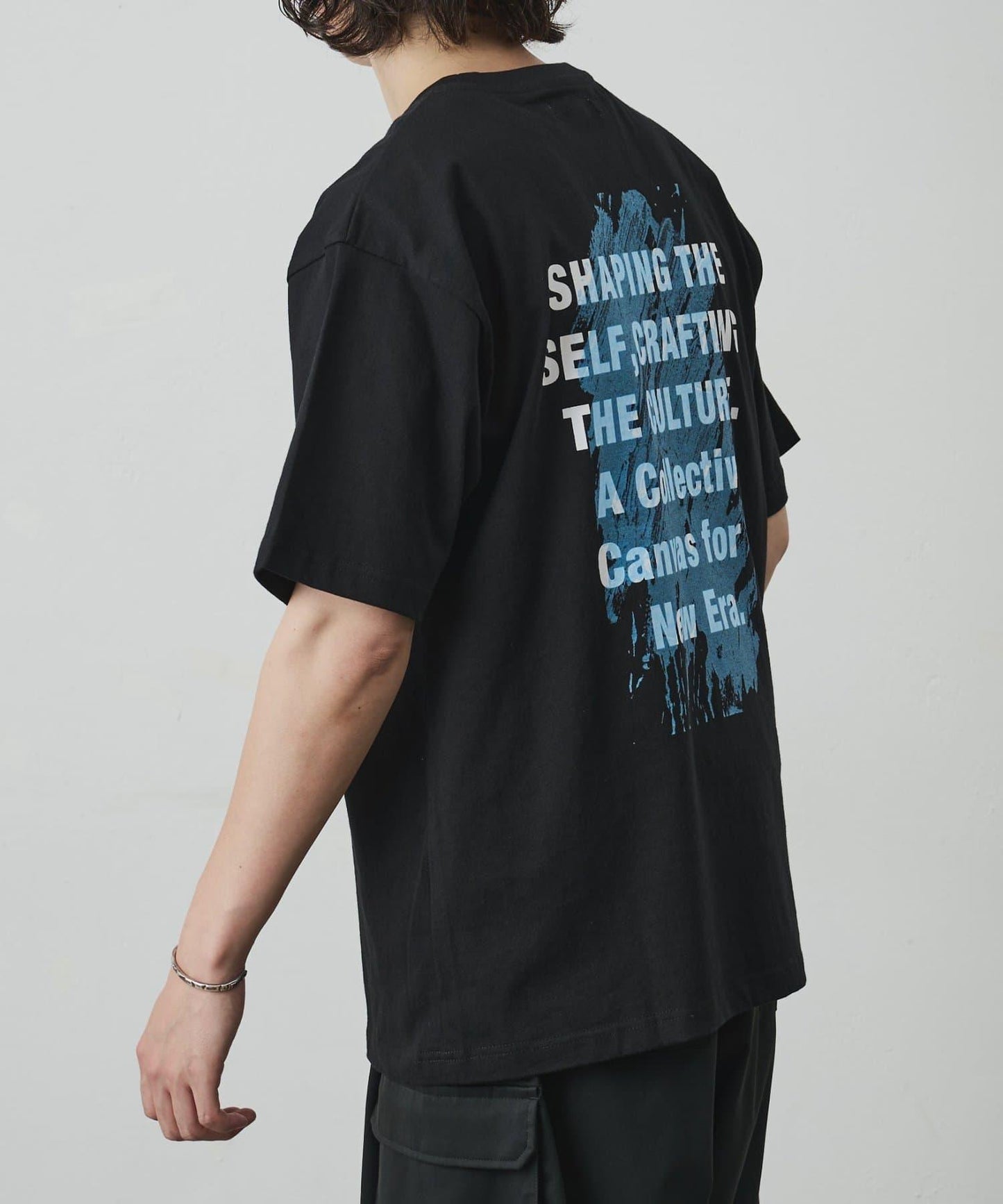 レイヤードアートバックプリントTシャツ