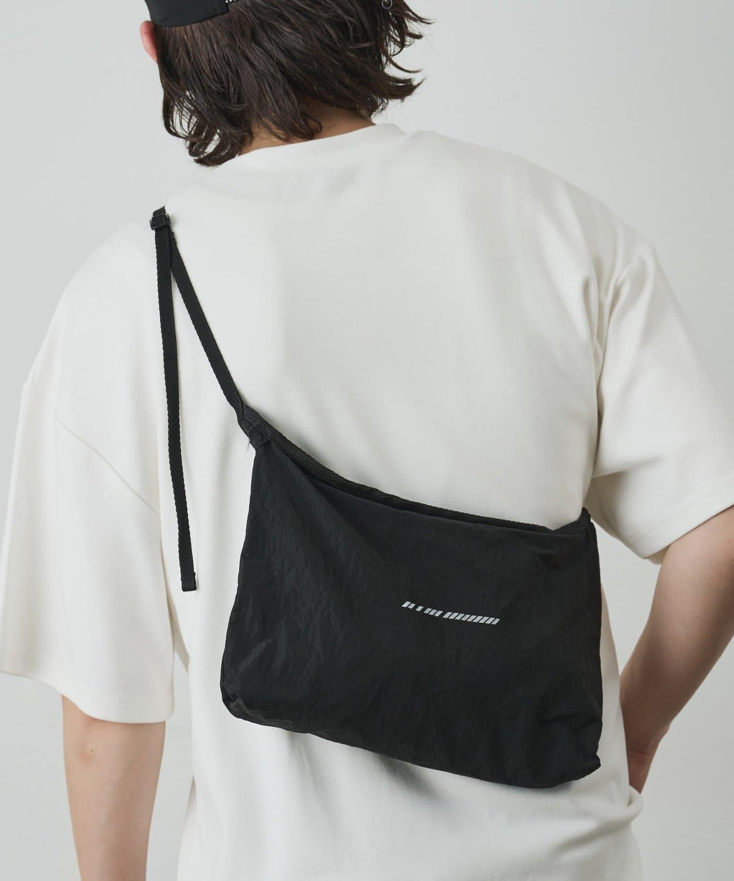 【UNISEX】撥水ポケッタブルリフレクターリップショルダー