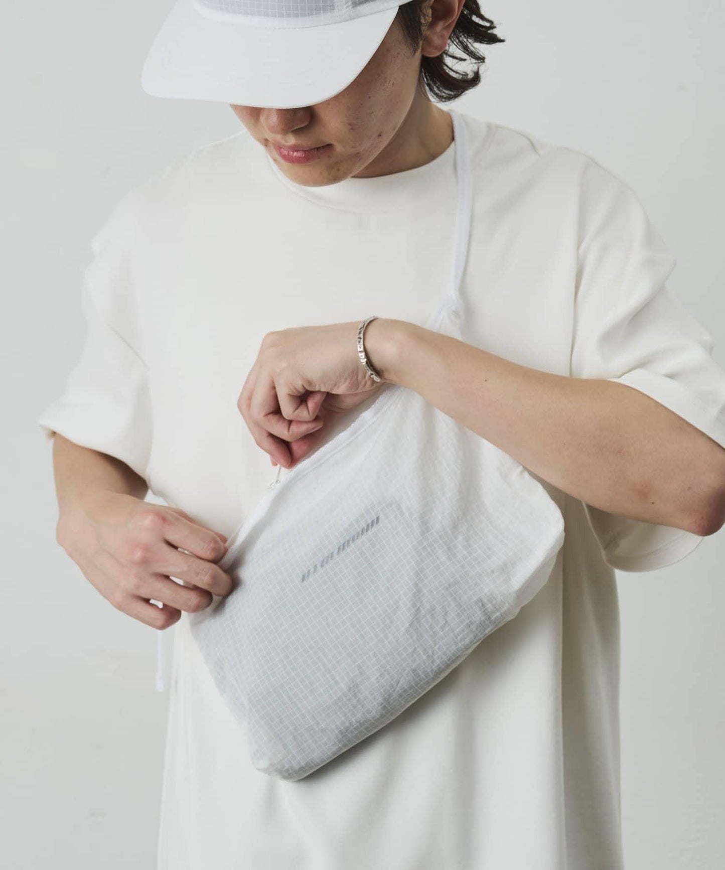 【UNISEX】撥水ポケッタブルリフレクターリップショルダー
