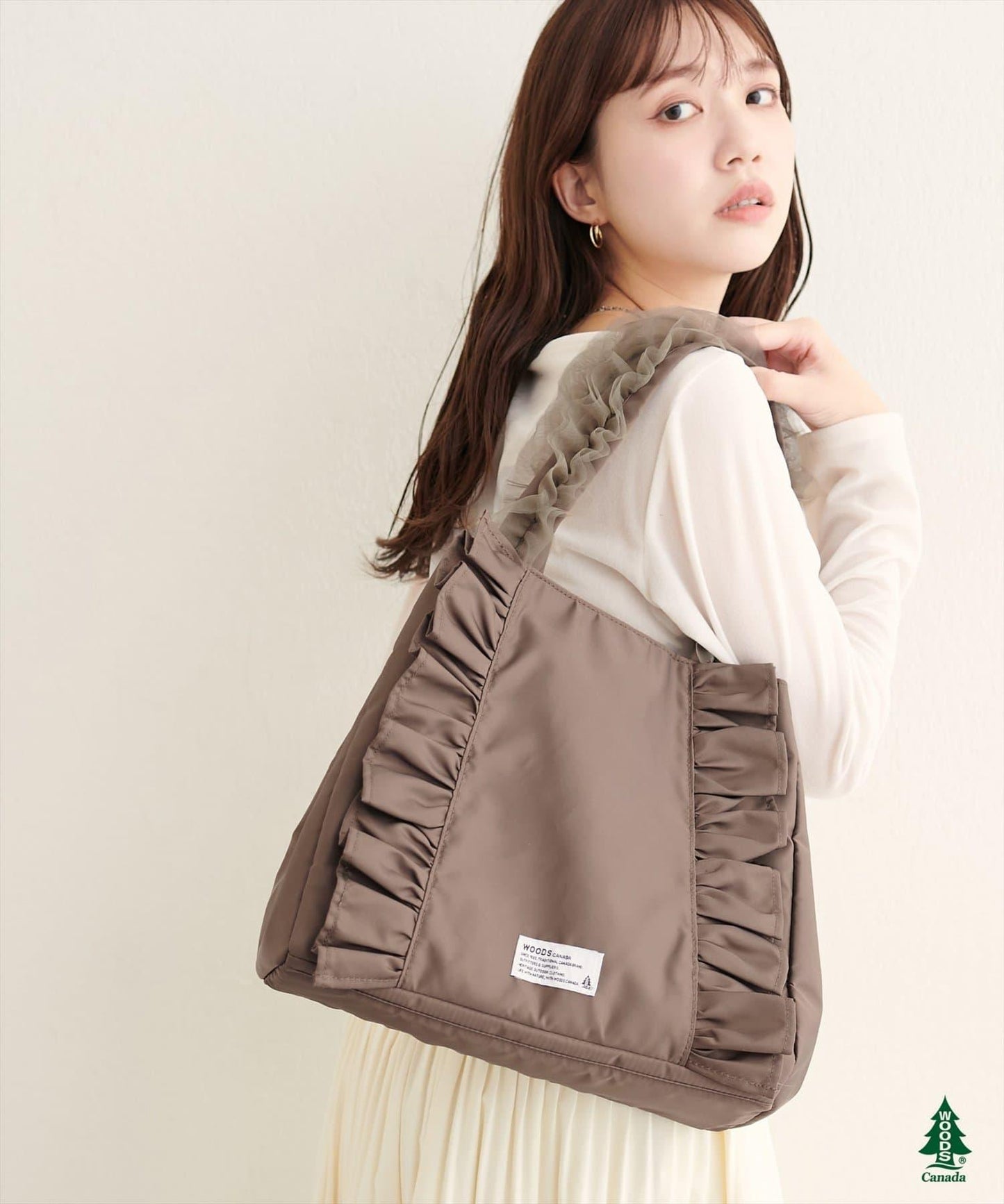 【WOODS × natural couture】ショルダー付きフリルトートバッグ