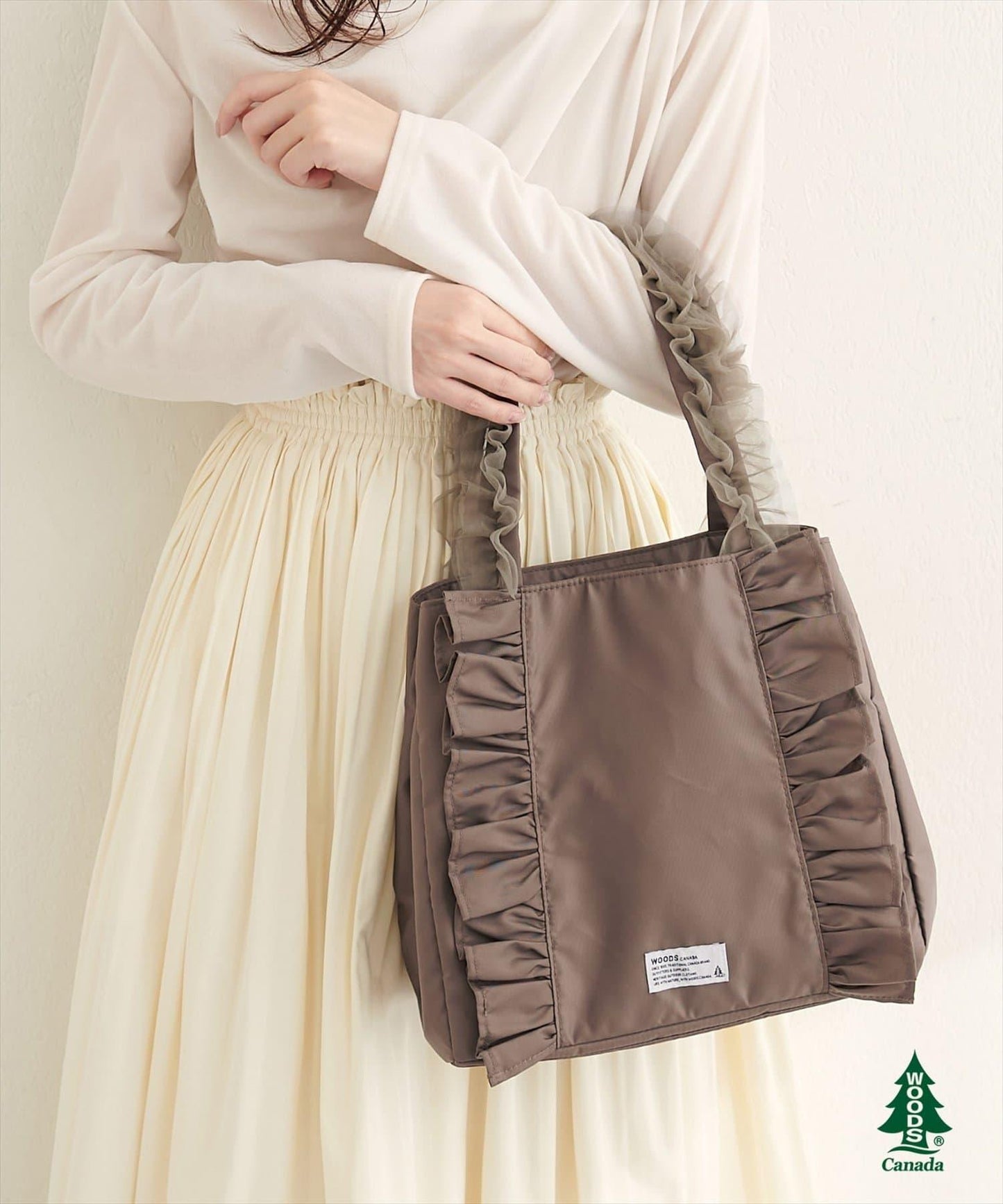 【WOODS × natural couture】ショルダー付きフリルトートバッグ