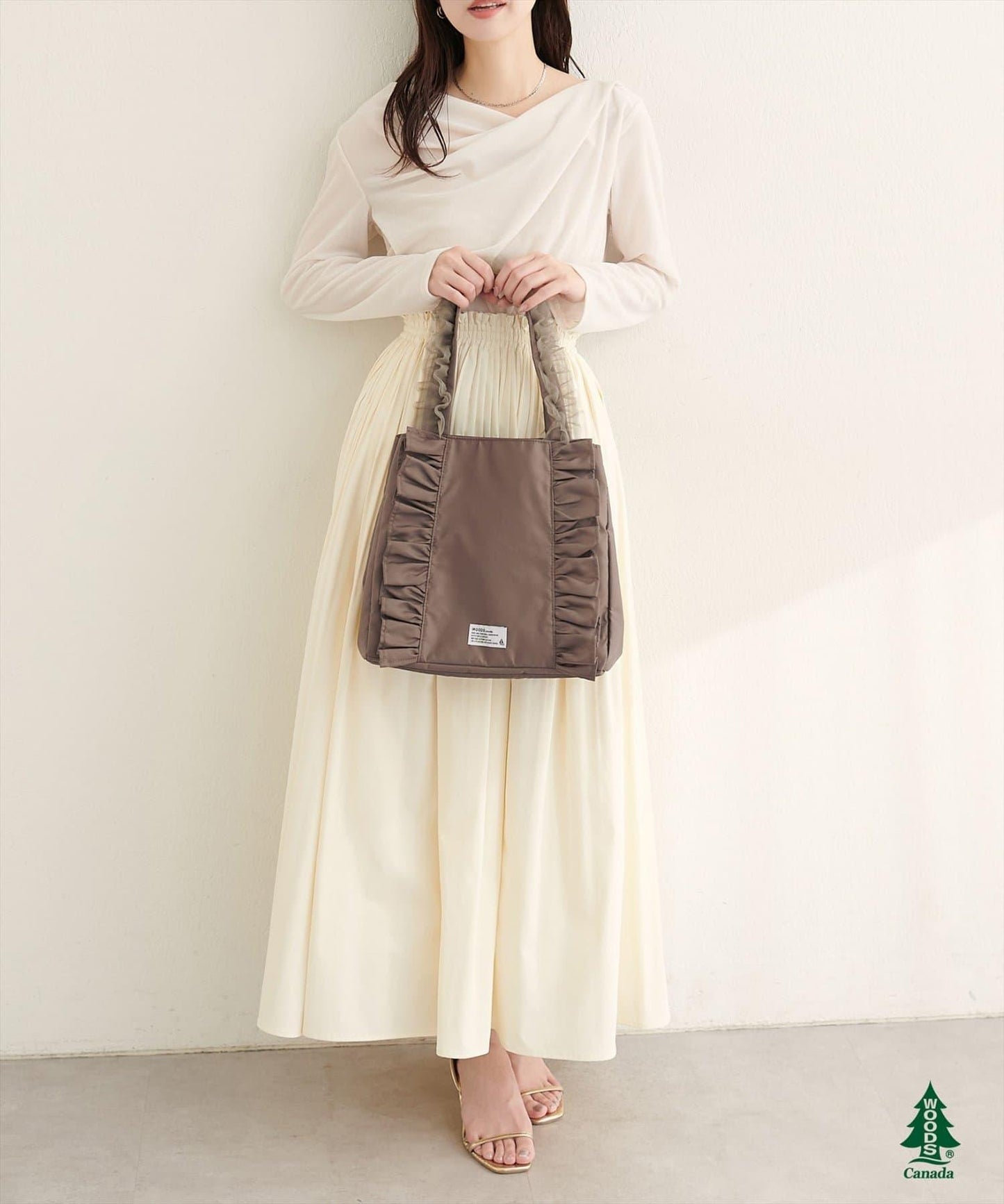 【WOODS × natural couture】ショルダー付きフリルトートバッグ