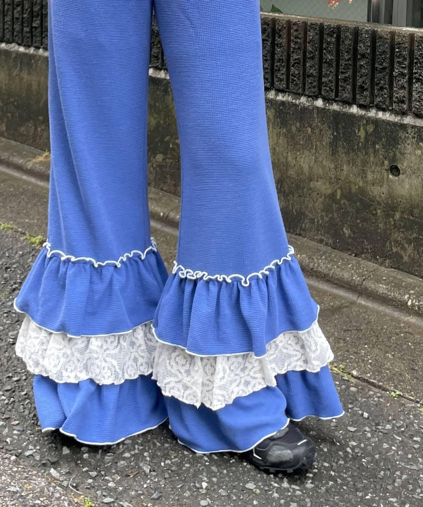 HELLO.SANFRANCISCO 蕾絲荷葉邊華夫格長褲