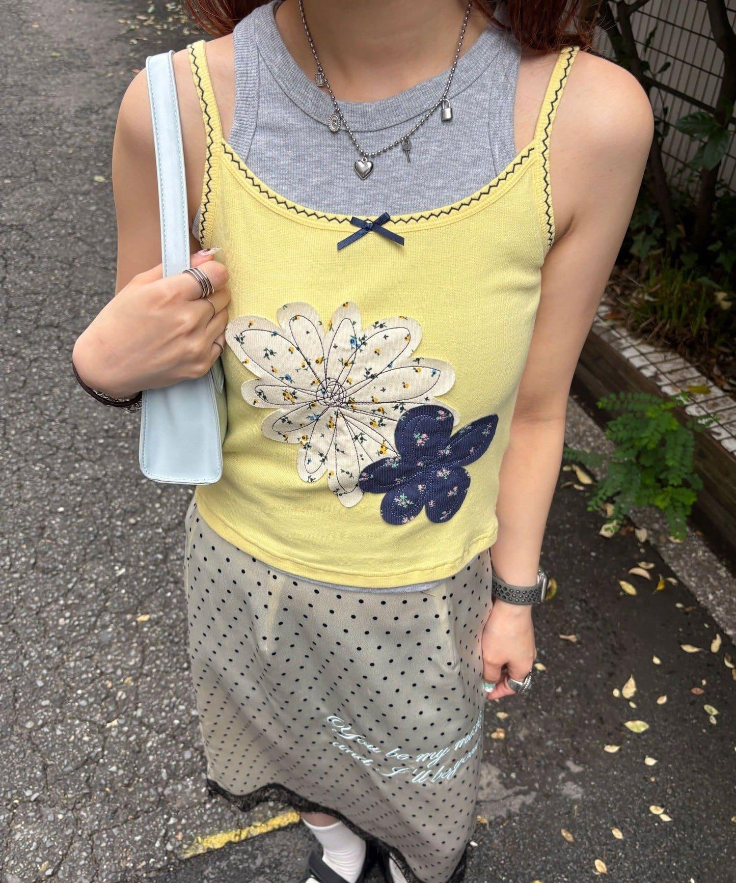 お花アップリケキャミソール