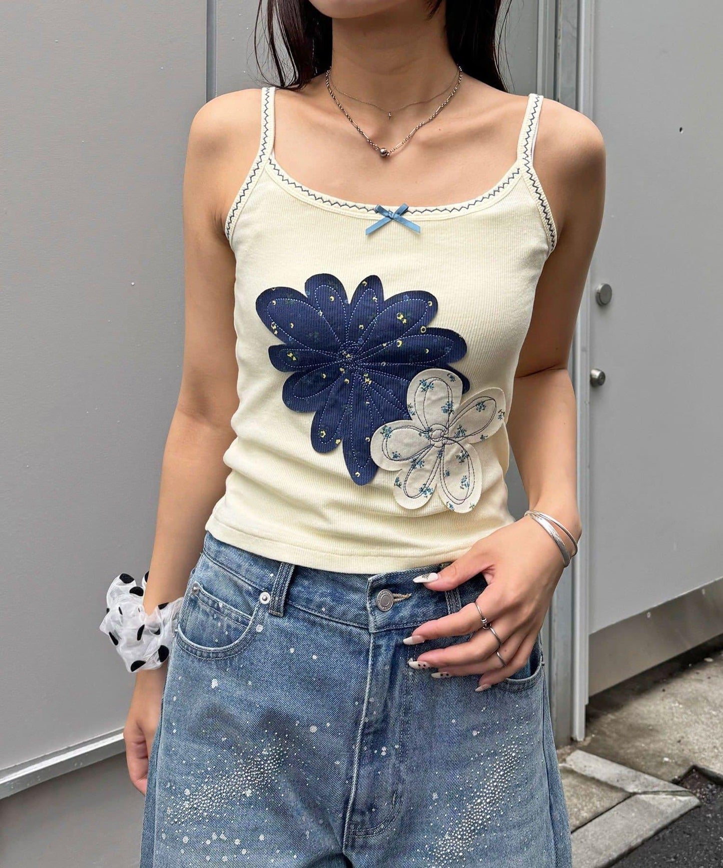 お花アップリケキャミソール