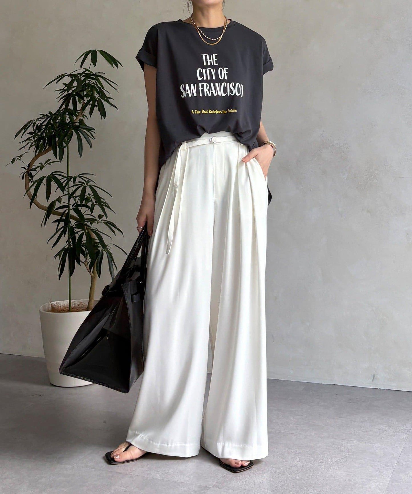 【WEB限定】肩タックプリントTEE