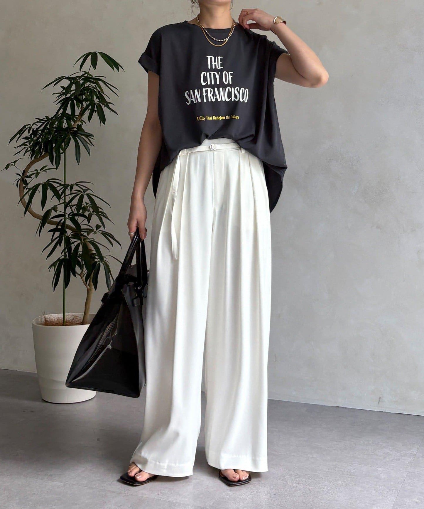 【WEB限定】肩タックプリントTEE