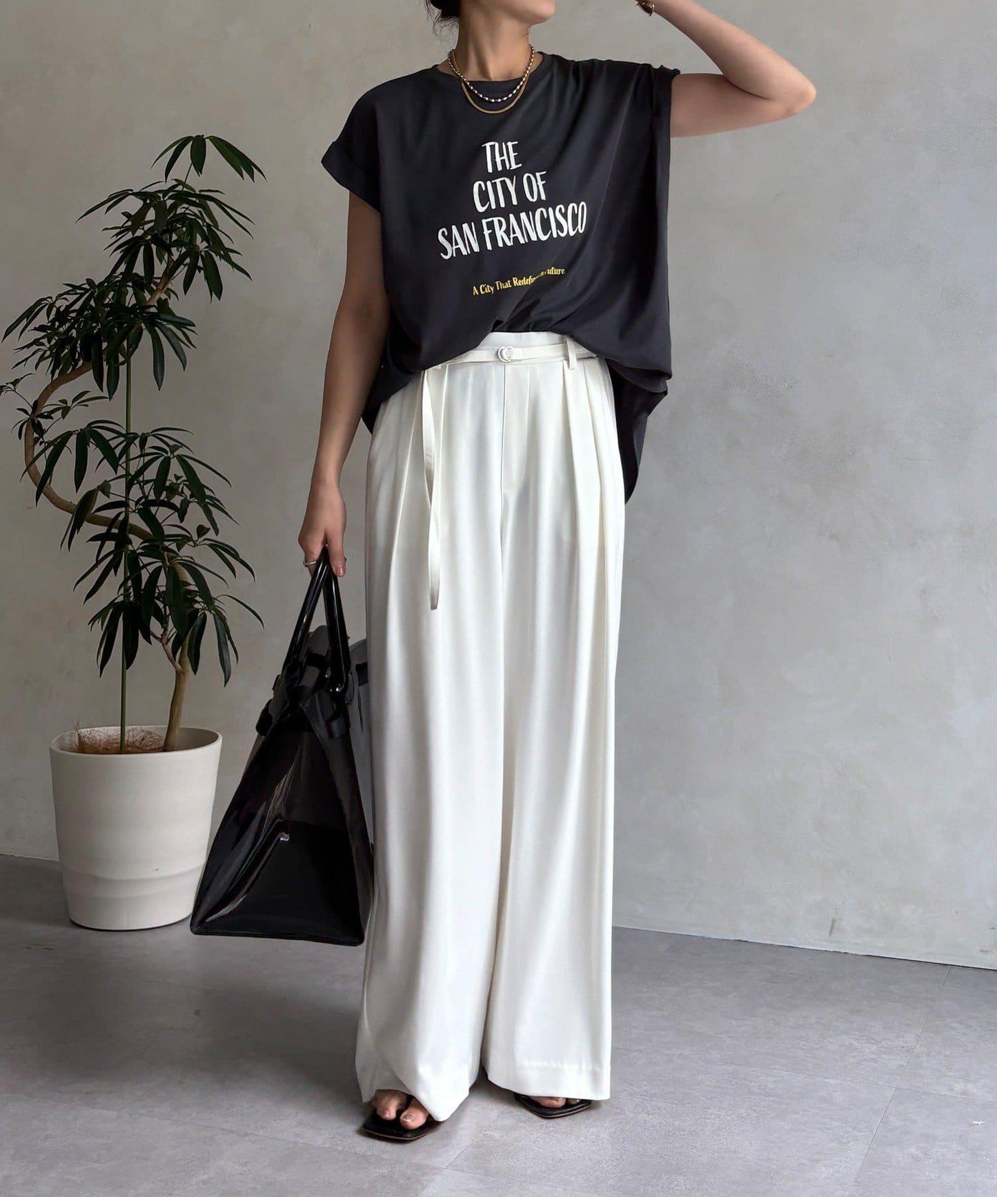 【WEB限定】肩タックプリントTEE
