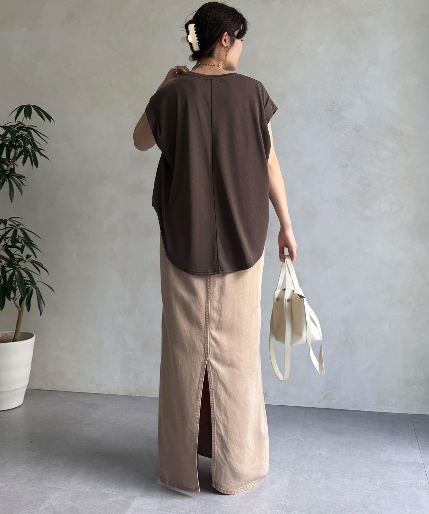 【WEB限定】肩タックプリントTEE