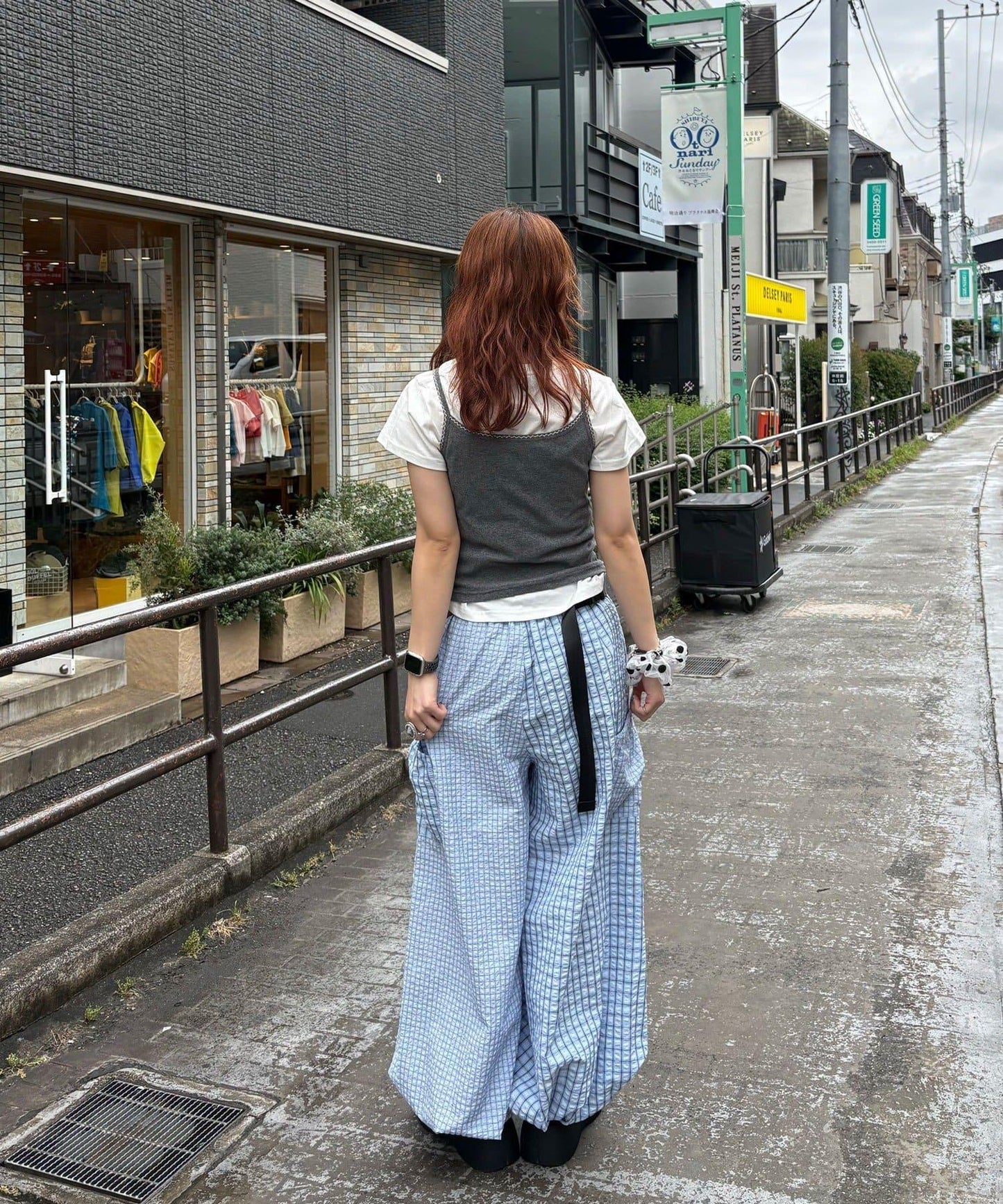 お花アップリケキャミソール