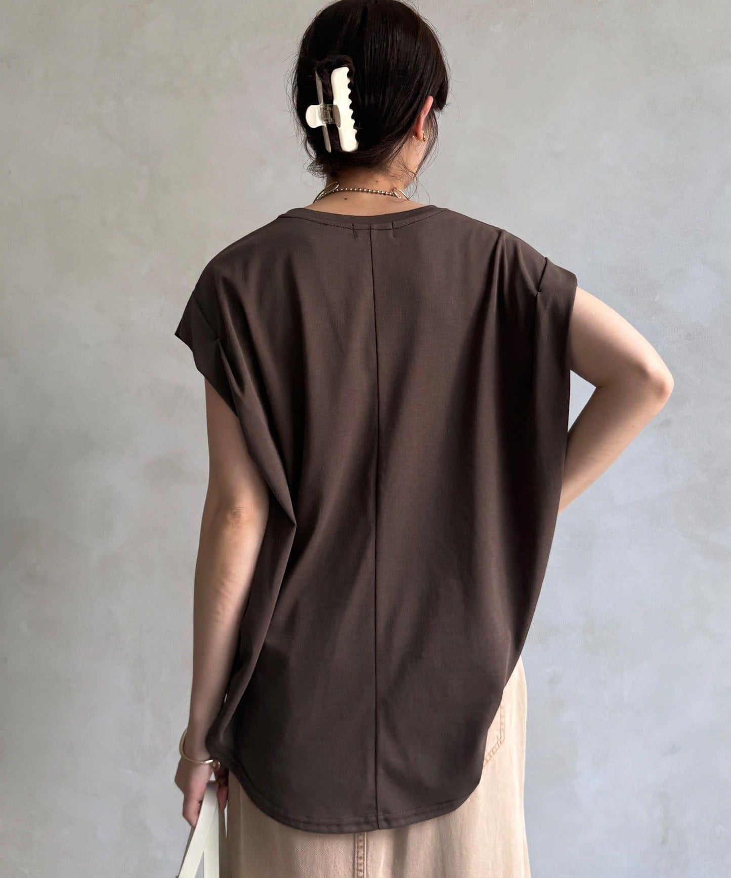 【WEB限定】肩タックプリントTEE