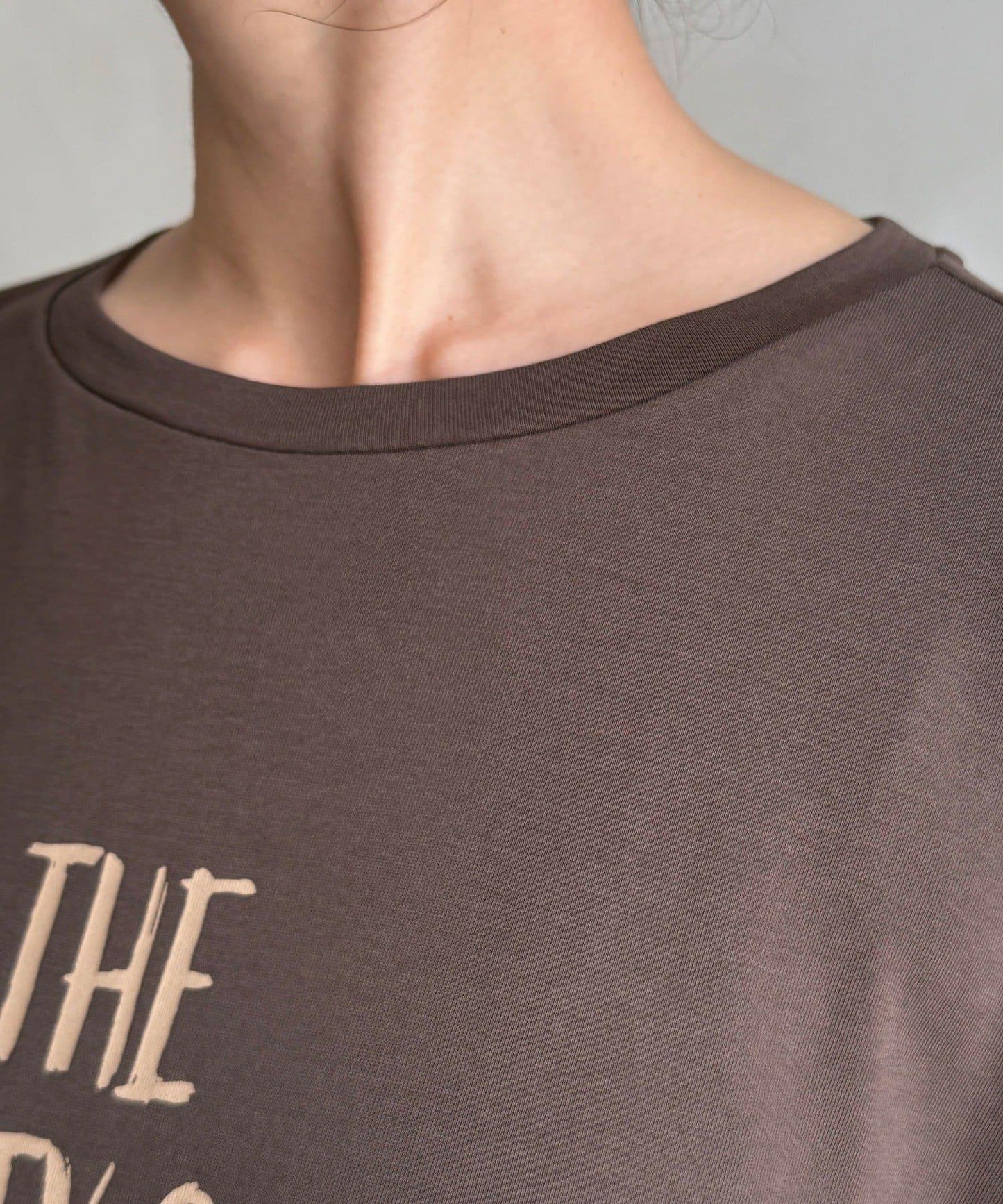 【WEB限定】肩タックプリントTEE