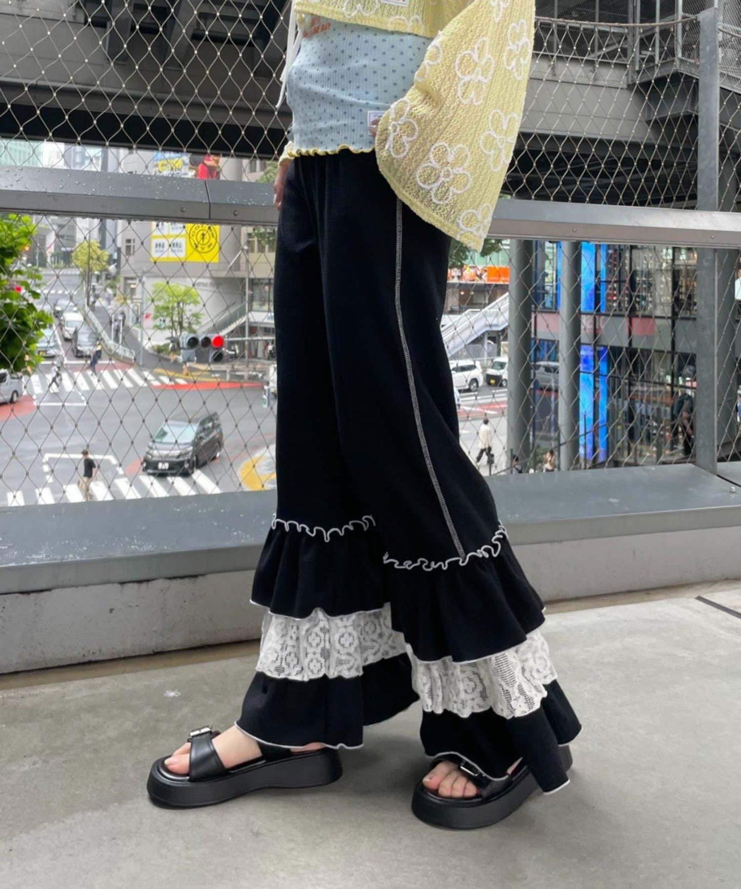 HELLO.SANFRANCISCO 蕾絲荷葉邊華夫格長褲