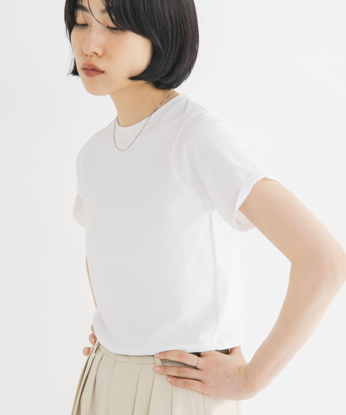 BASICクロップドTEE