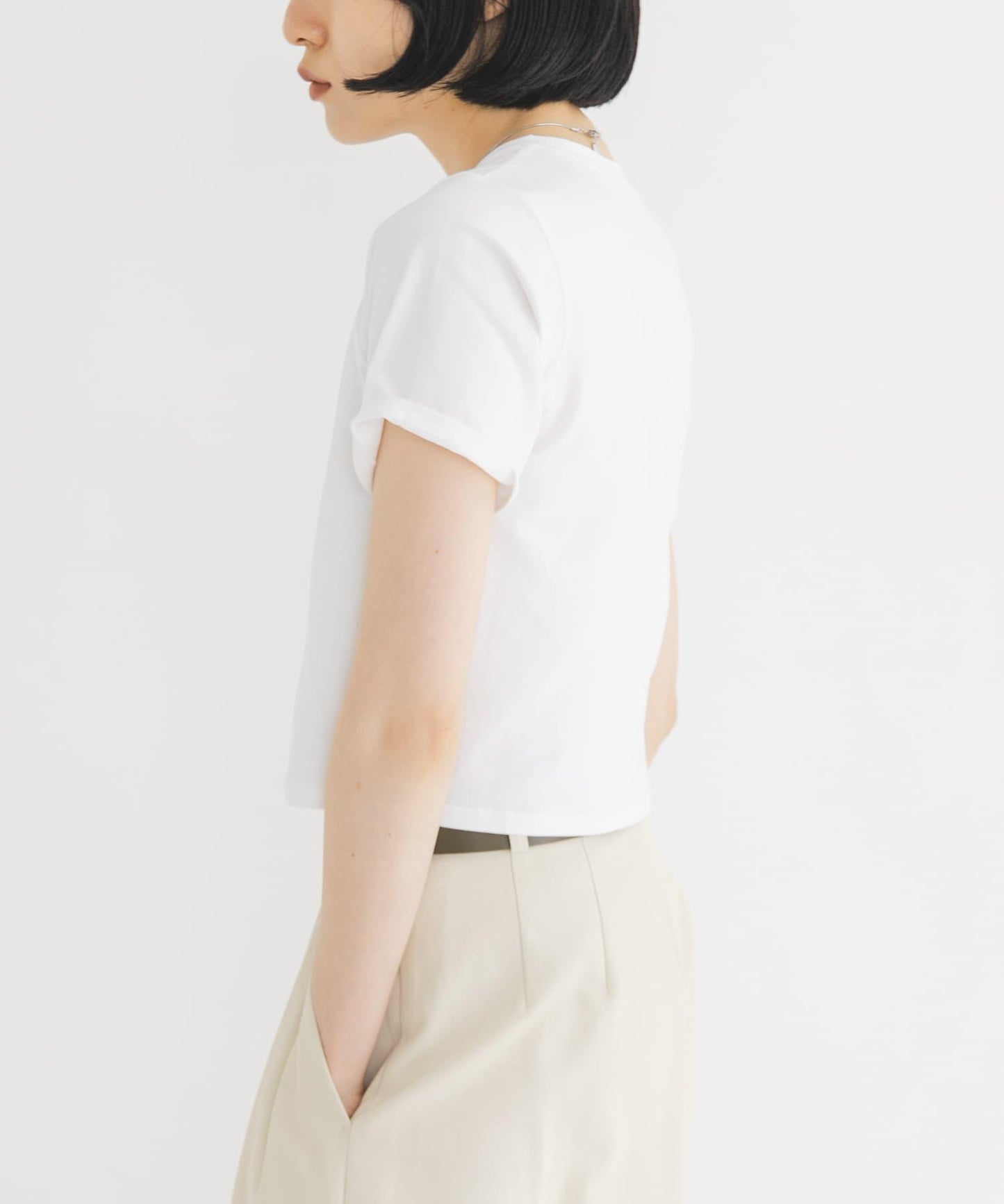 BASICクロップドTEE