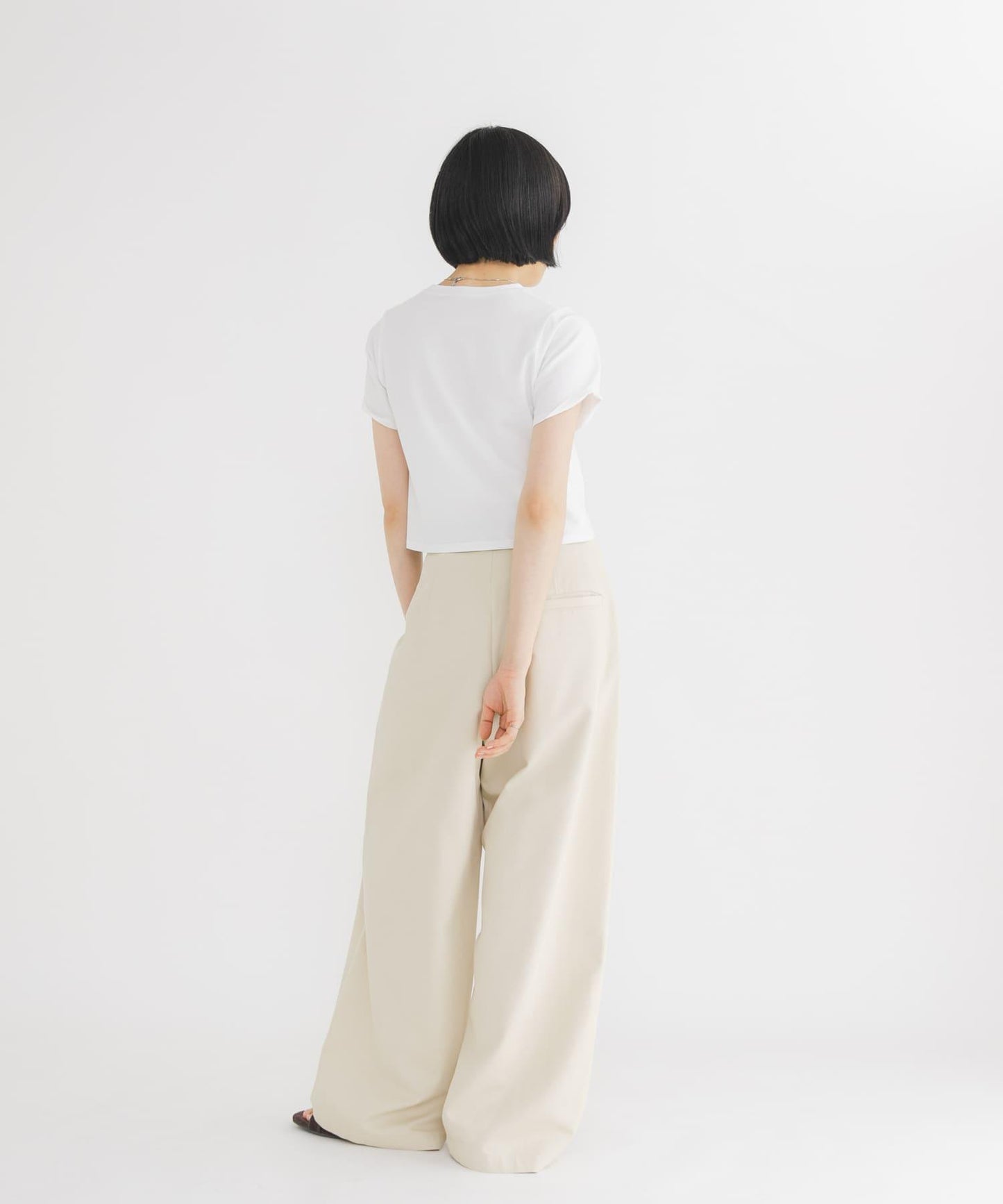 BASICクロップドTEE