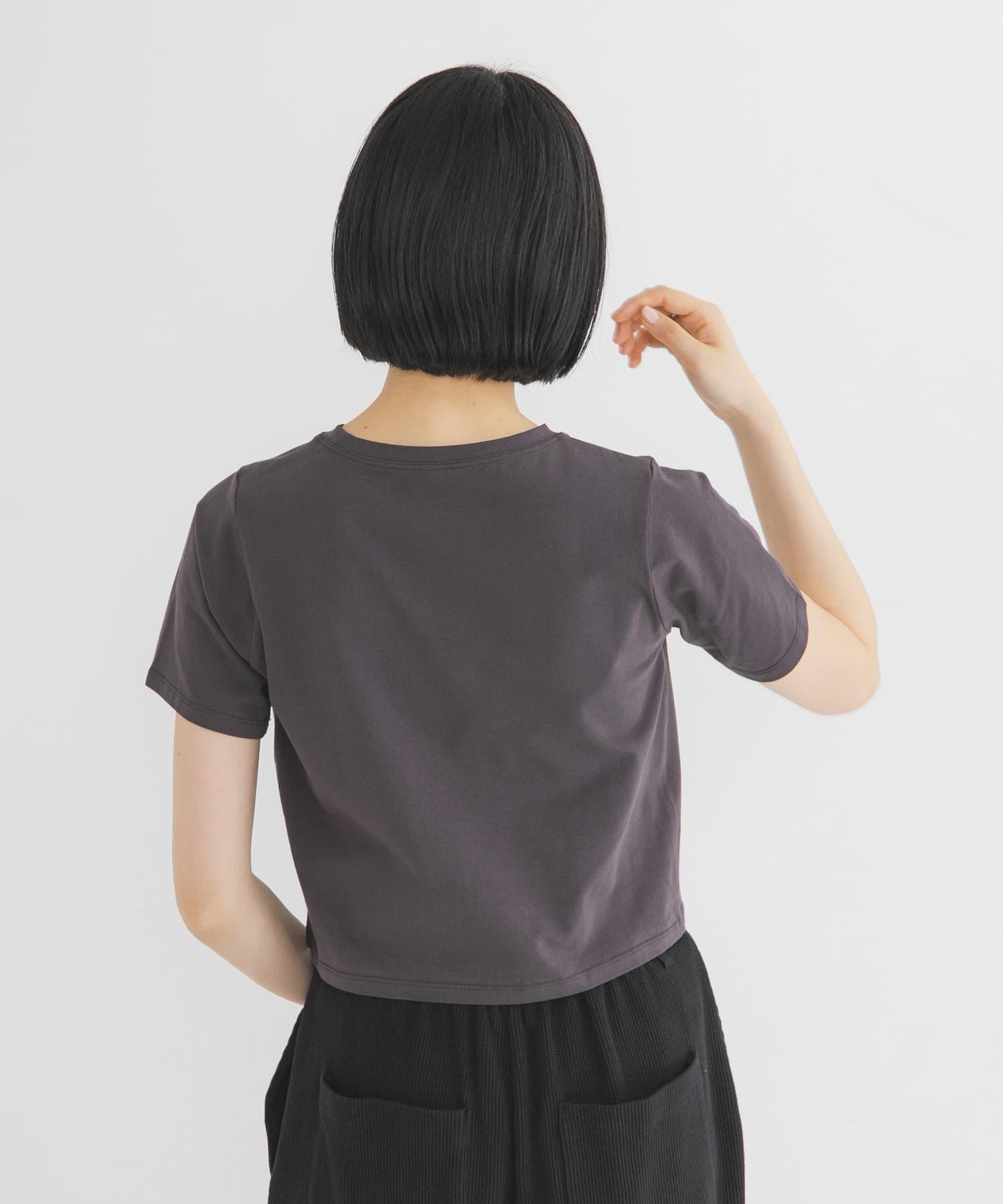 BASICクロップドTEE